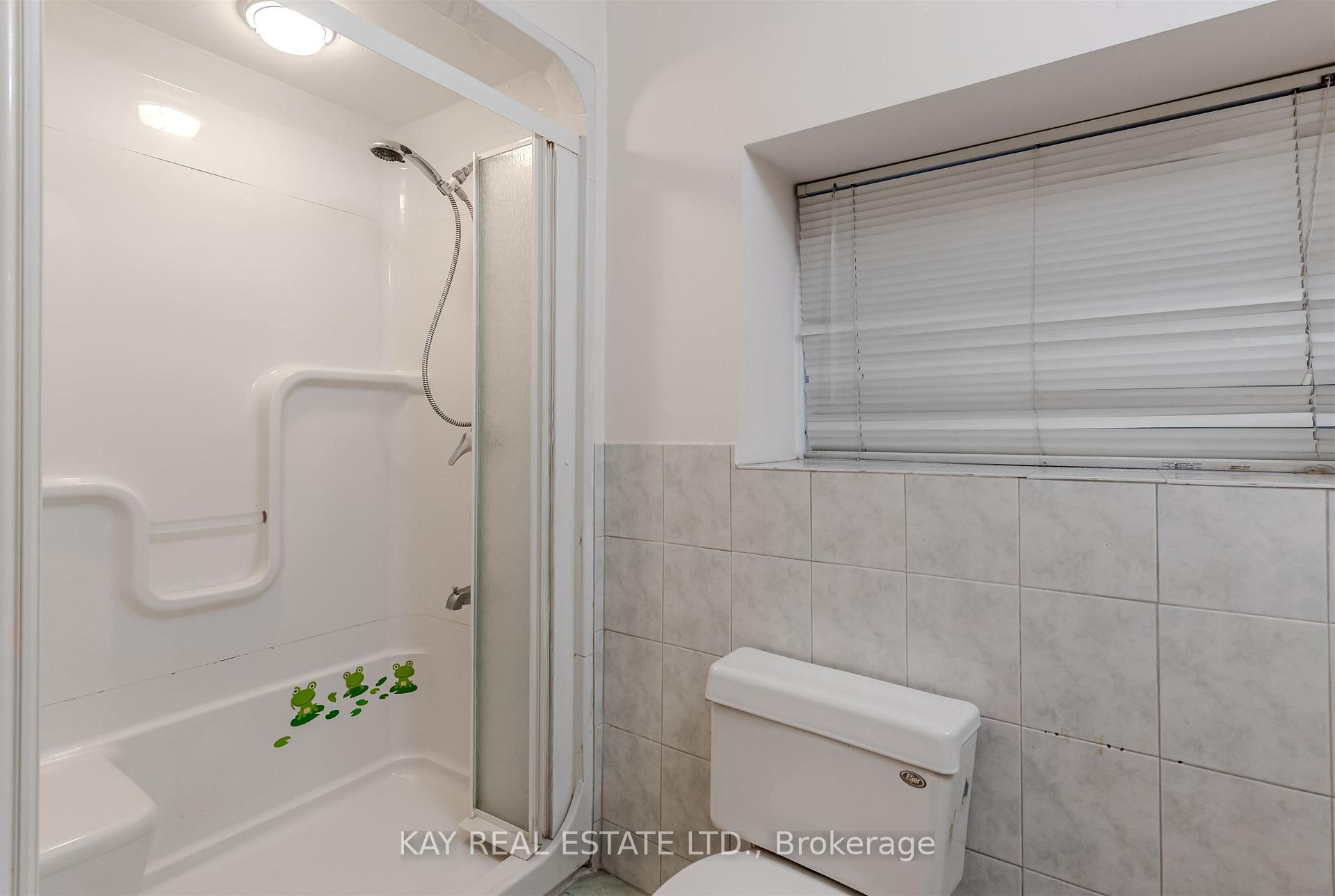 Photo 16 of 1394 Gerrard Street E, Toronto, Greenwood-Coxwell — HOMEH
