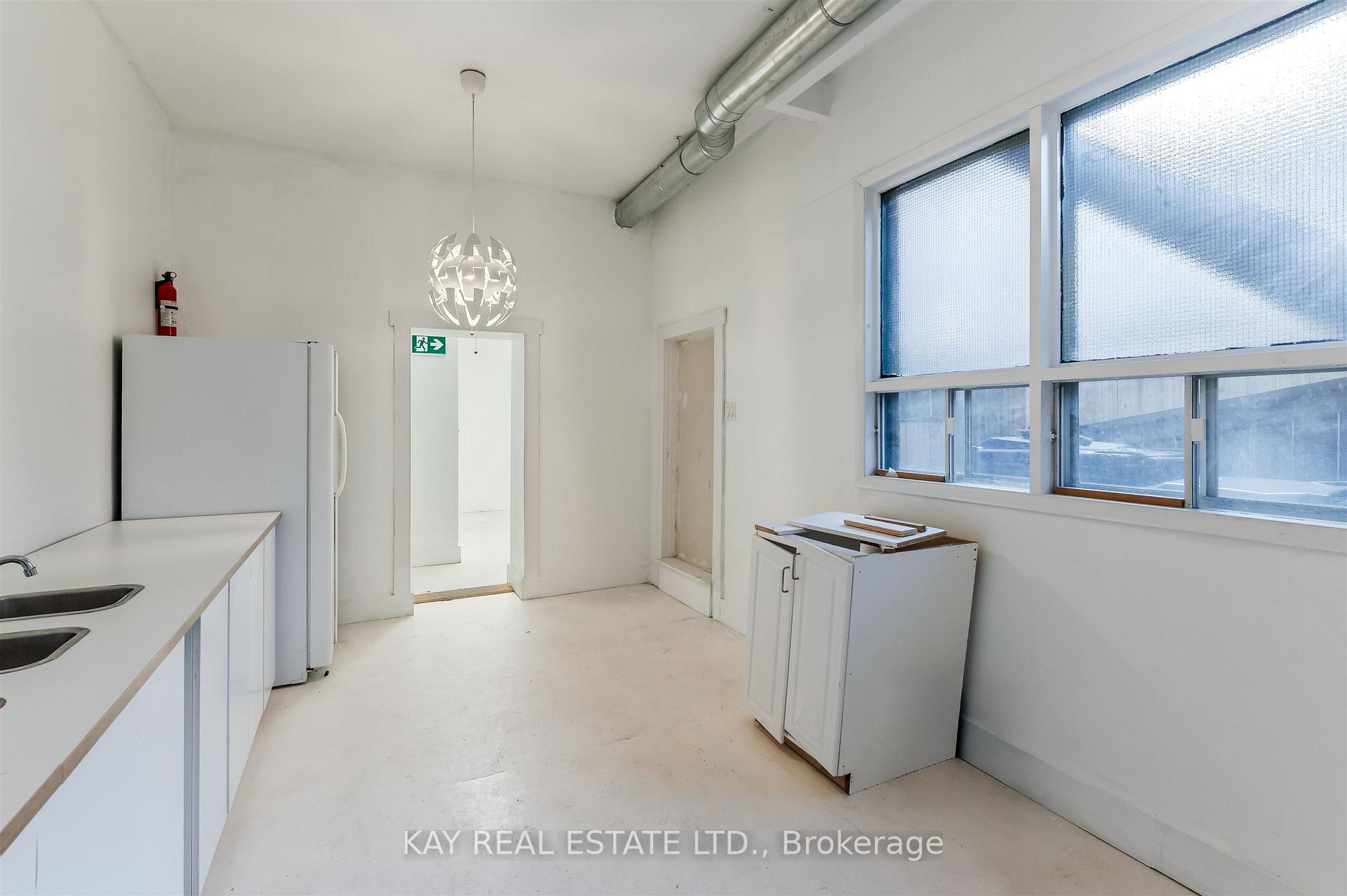 Photo 26 of 1394 Gerrard Street E, Toronto, Greenwood-Coxwell — HOMEH