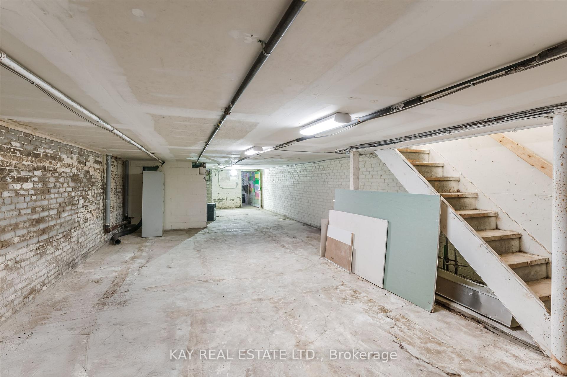 Photo 28 of 1394 Gerrard Street E, Toronto, Greenwood-Coxwell — HOMEH
