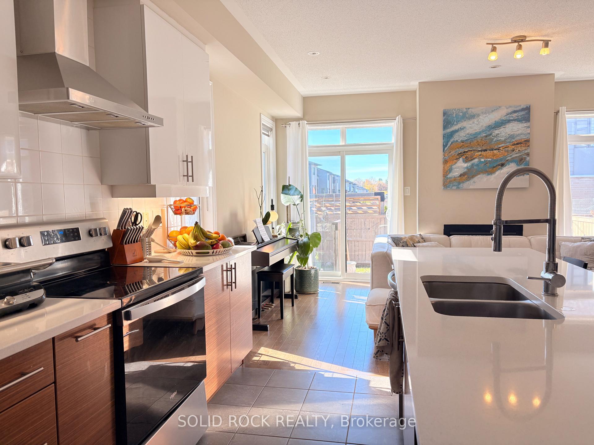 Photo 8 of 506 Stargazer Crescent, Ottawa, Riverside South/Gloucester Glen — HOMEH