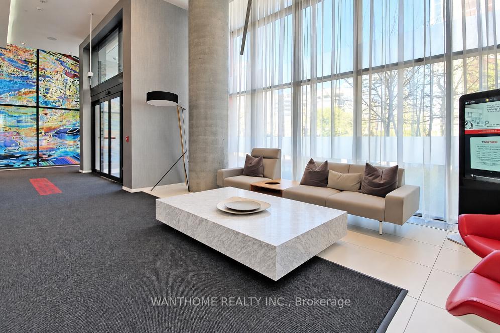 Photo 3 of Unit 1710, 185 Roehampton Avenue S, Toronto, Mount Pleasant West — HOMEH
