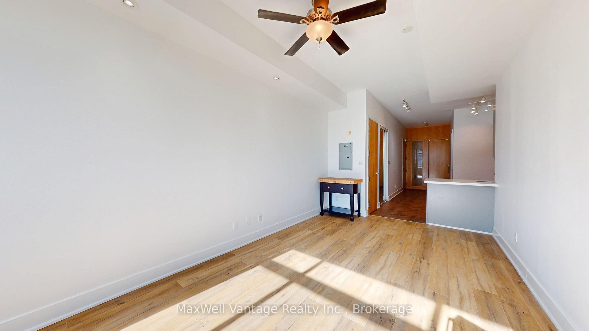 Photo 17 of Unit 403, 562 Eglinton Avenue E, Toronto, Mount Pleasant East — HOMEH