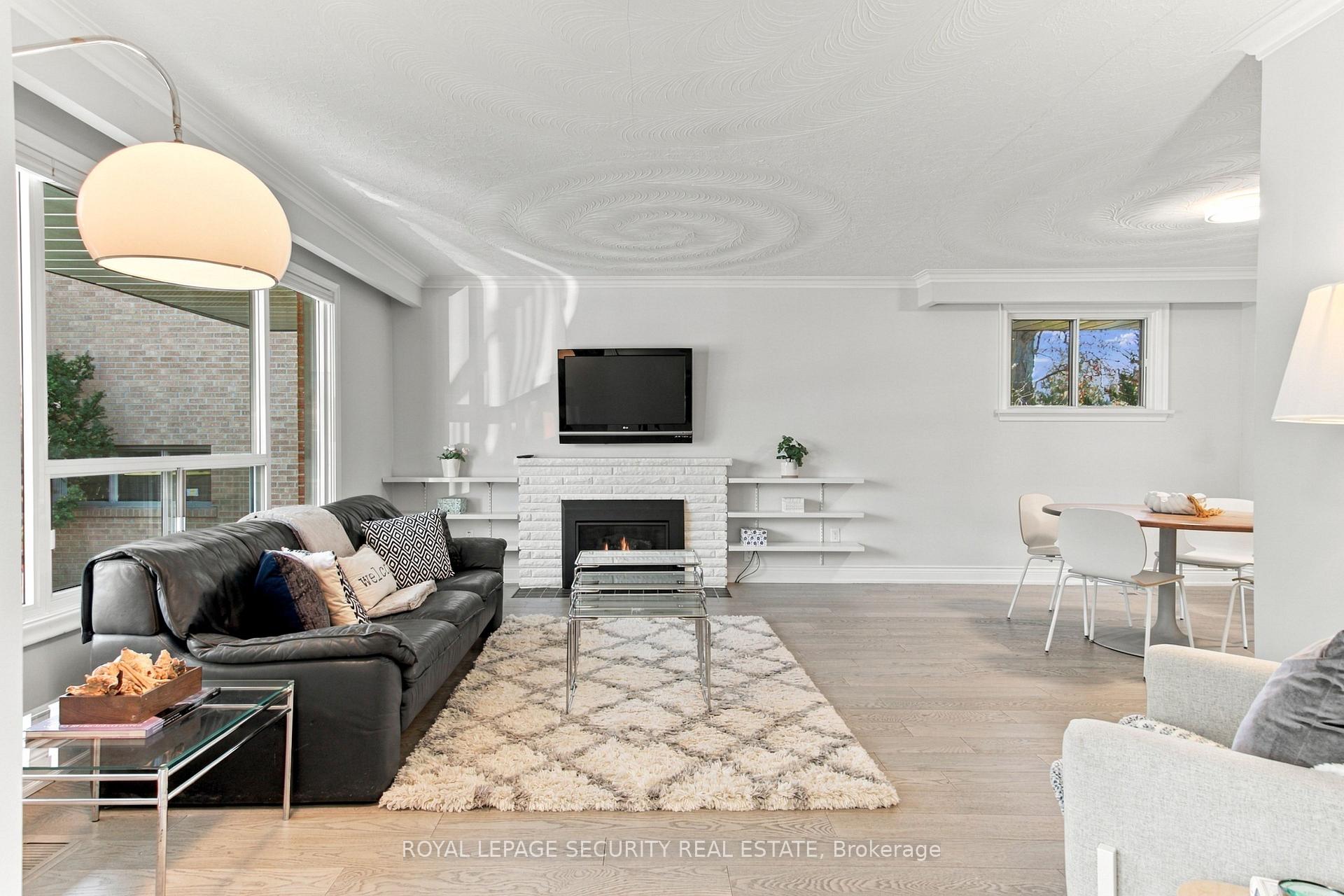 Photo 5 of 6 Tewsely Place, Etobicoke, Willowridge-Martingrove-Richview — HOMEH