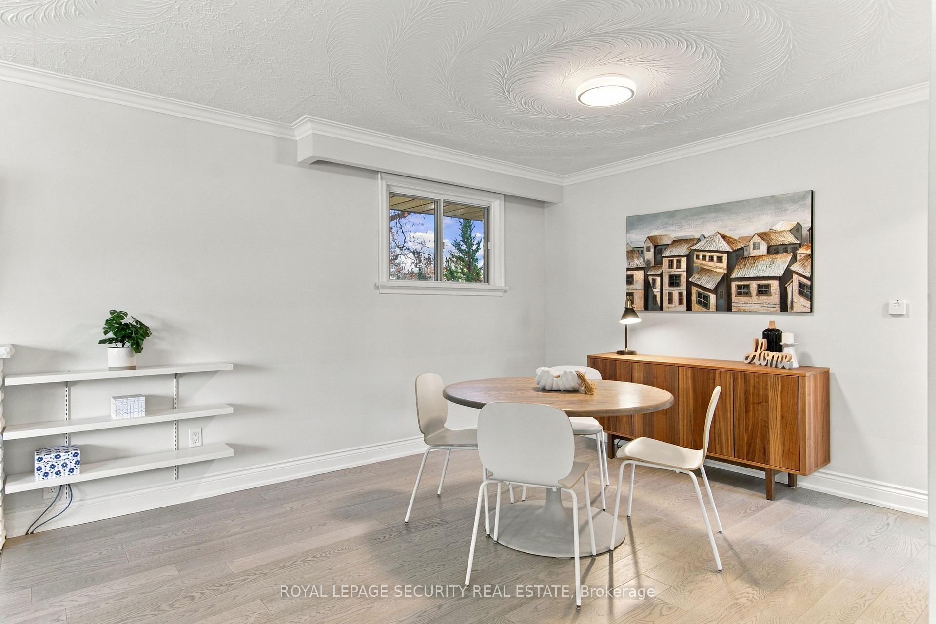 Photo 7 of 6 Tewsely Place, Etobicoke, Willowridge-Martingrove-Richview — HOMEH