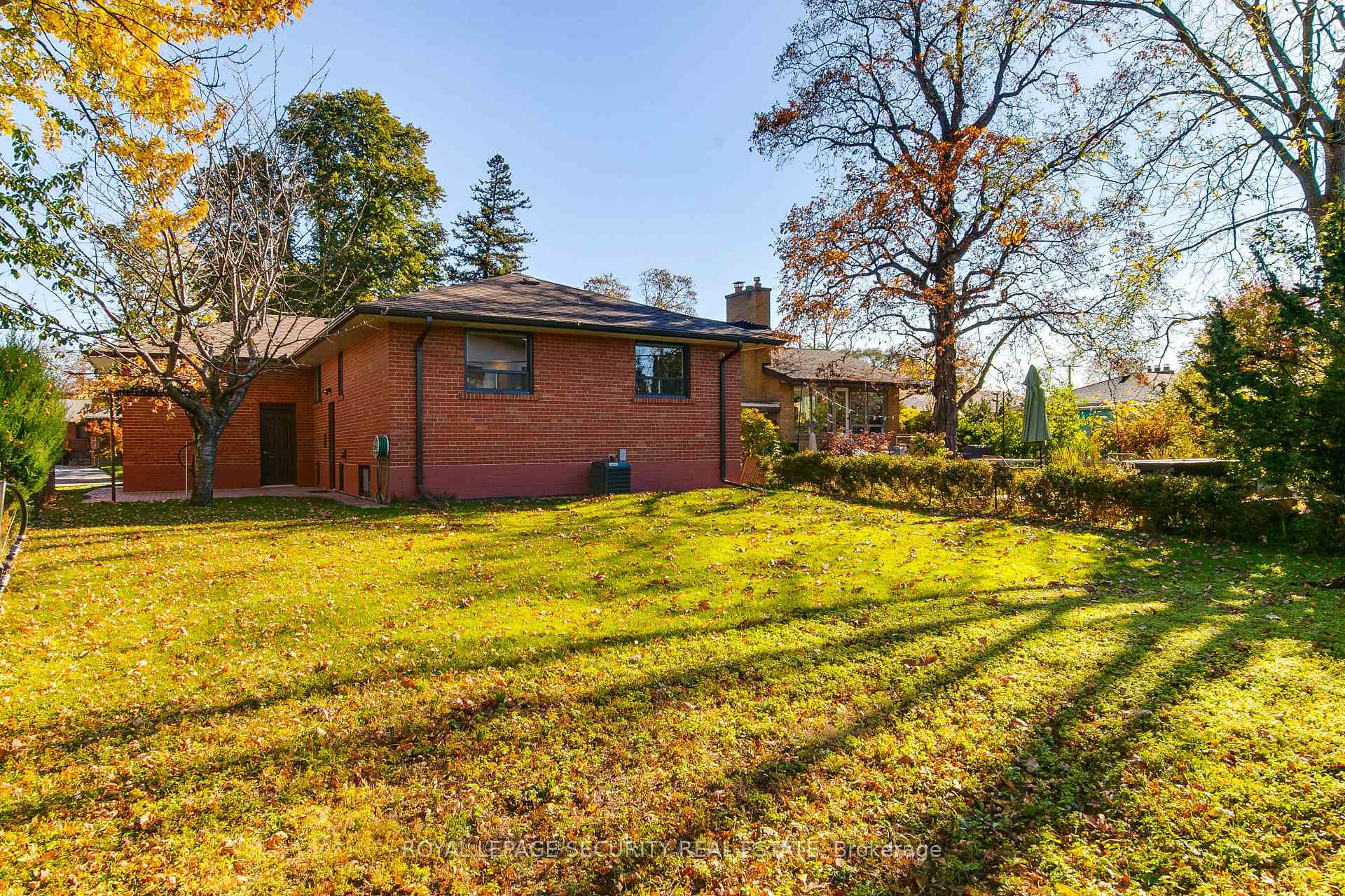 Photo 32 of 6 Tewsely Place, Etobicoke, Willowridge-Martingrove-Richview — HOMEH
