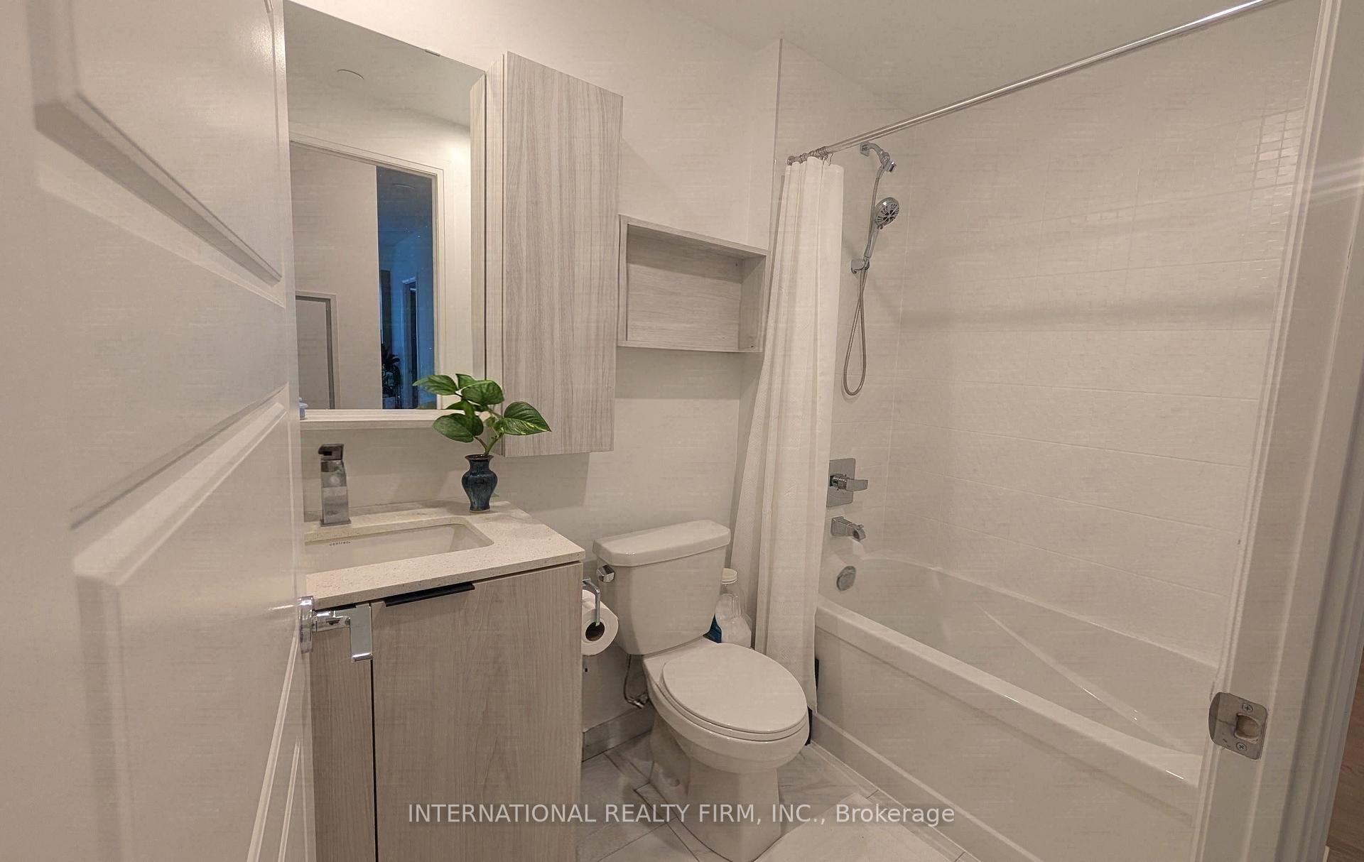 Photo 14 of Unit 809, 65 Annie Craig Drive, Etobicoke, Mimico — HOMEH