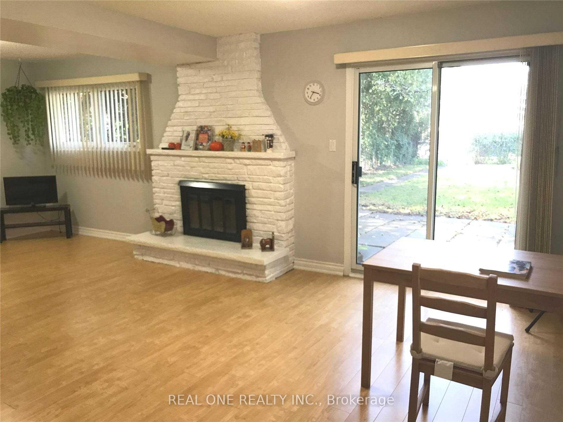 Photo 5 of 124 Angus Drive, North York, Don Valley Village — HOMEH