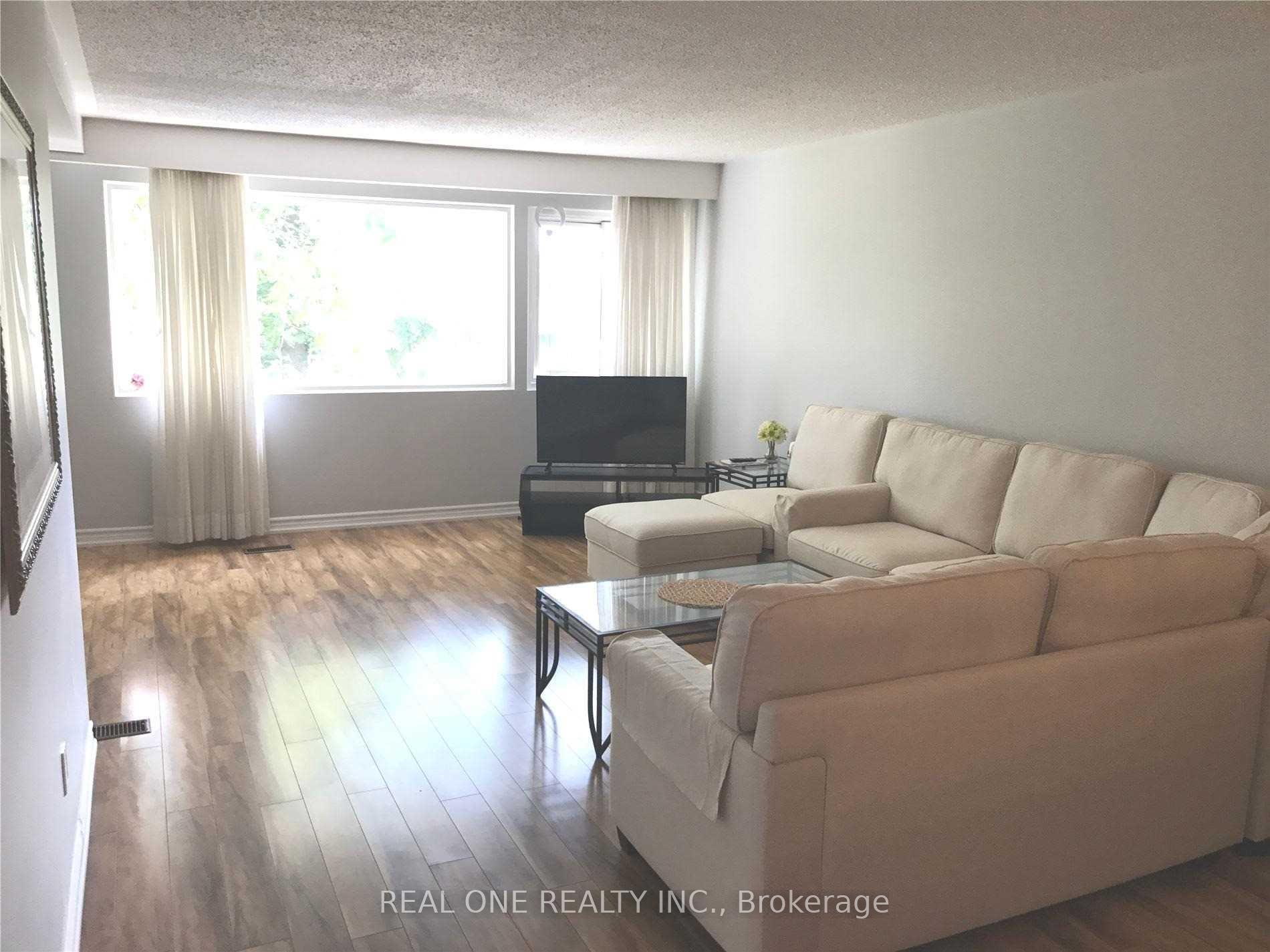 Photo 11 of 124 Angus Drive, North York, Don Valley Village — HOMEH