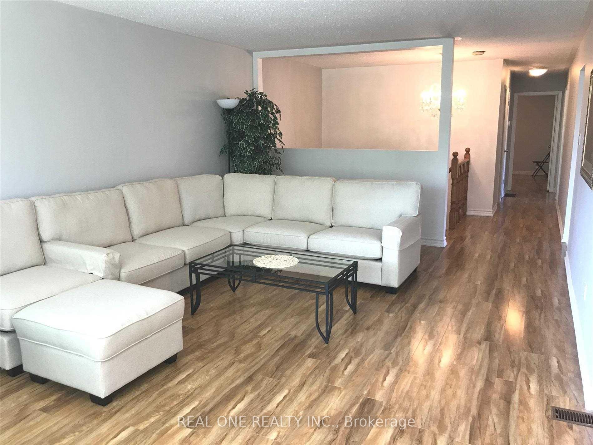 Photo 12 of 124 Angus Drive, North York, Don Valley Village — HOMEH