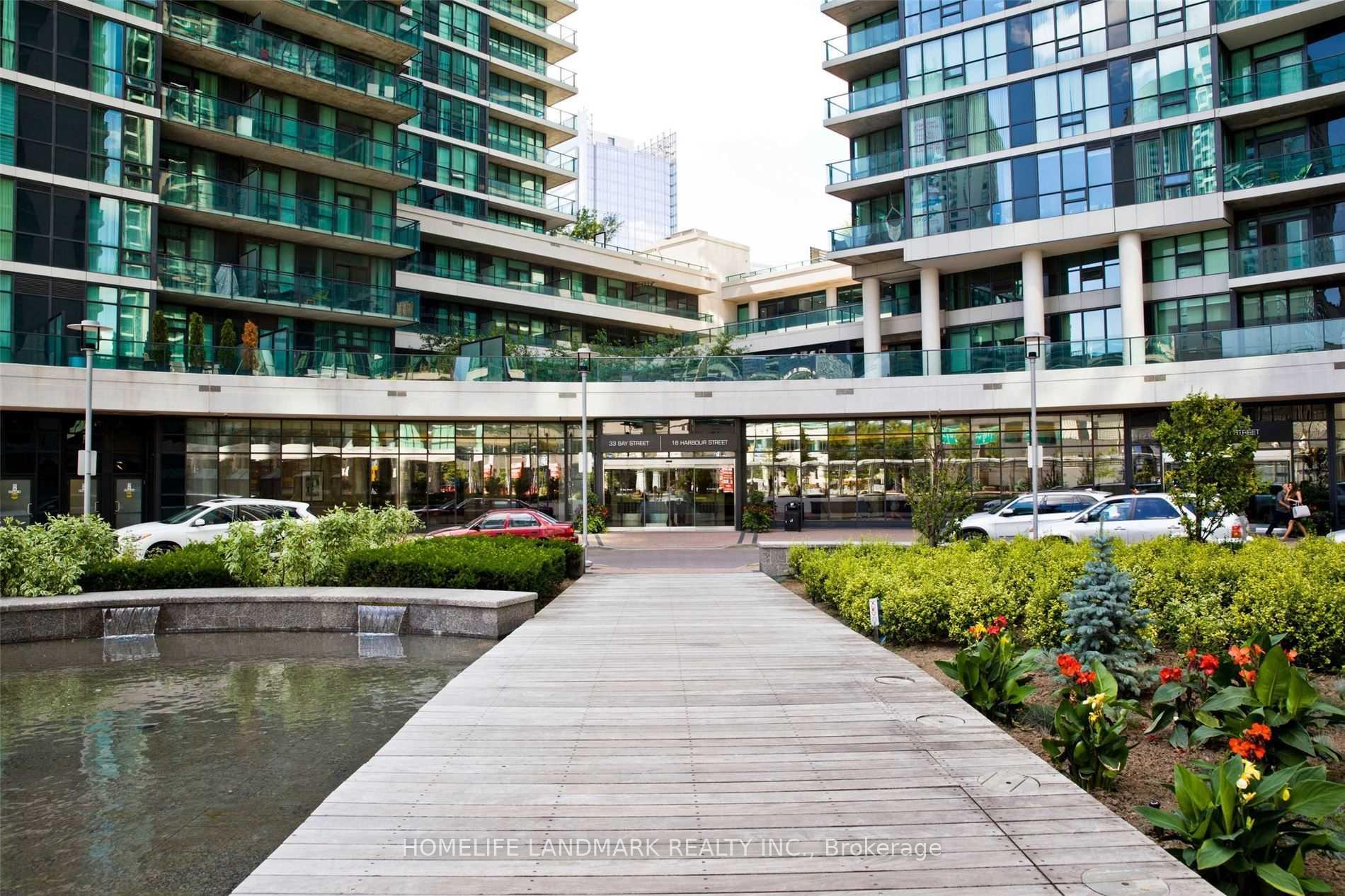 Photo of Unit 601, 33 Bay Street