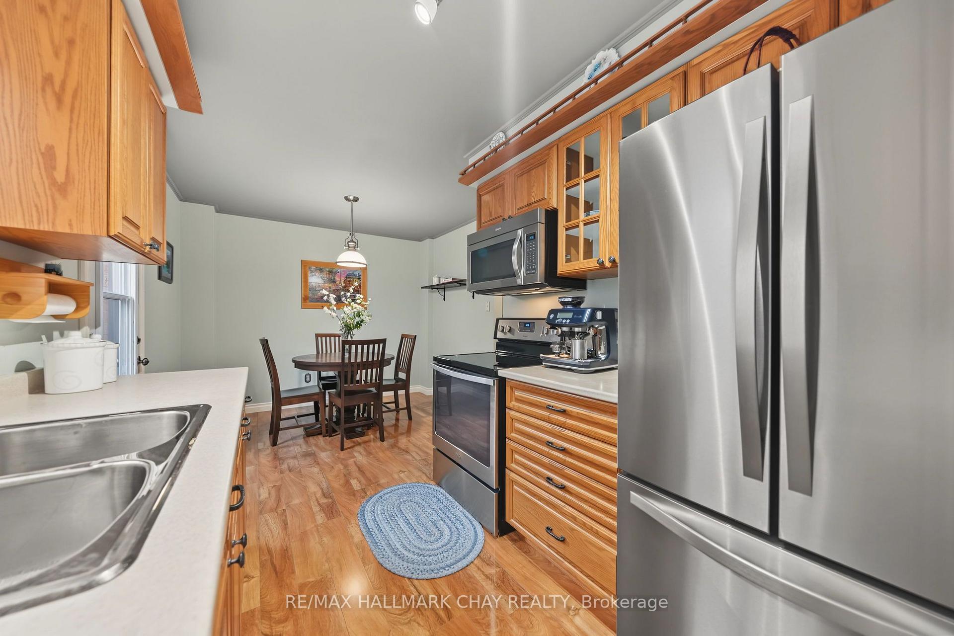 Photo 9 of 57 Newbridge Crescent, Brampton, Westgate — HOMEH