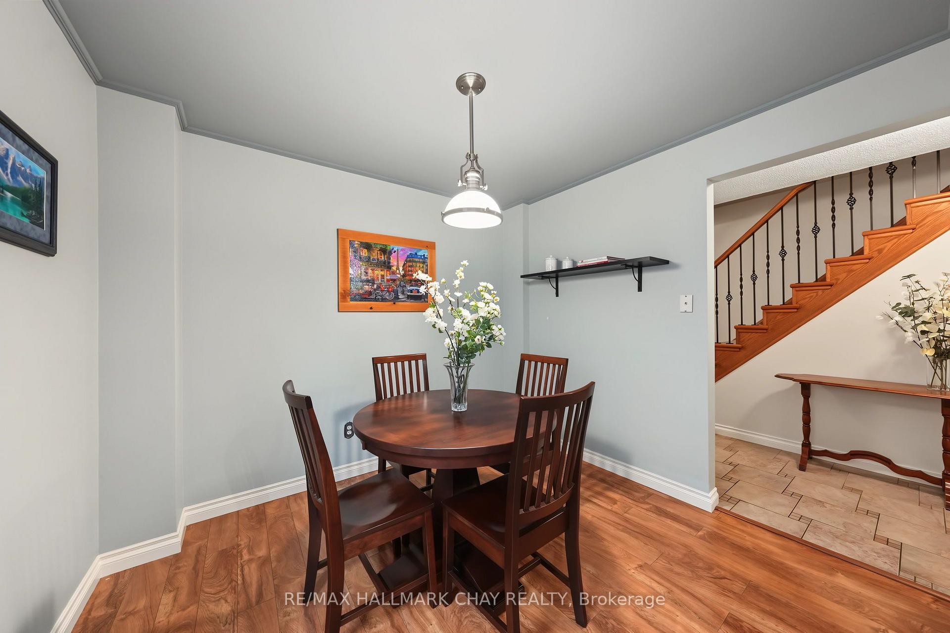 Photo 13 of 57 Newbridge Crescent, Brampton, Westgate — HOMEH