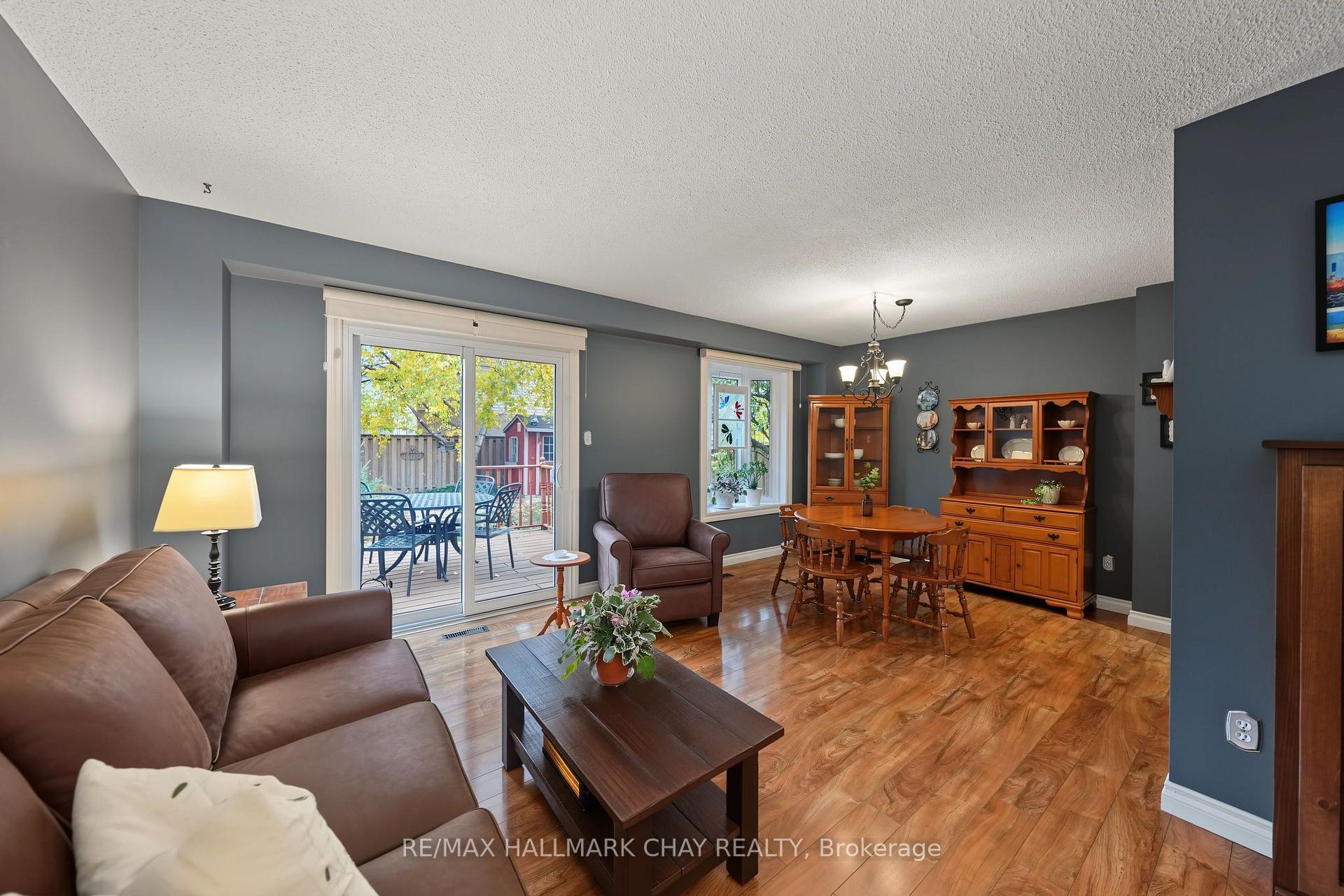 Photo 15 of 57 Newbridge Crescent, Brampton, Westgate — HOMEH
