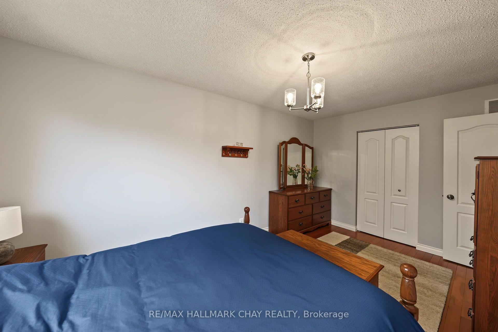 Photo 21 of 57 Newbridge Crescent, Brampton, Westgate — HOMEH