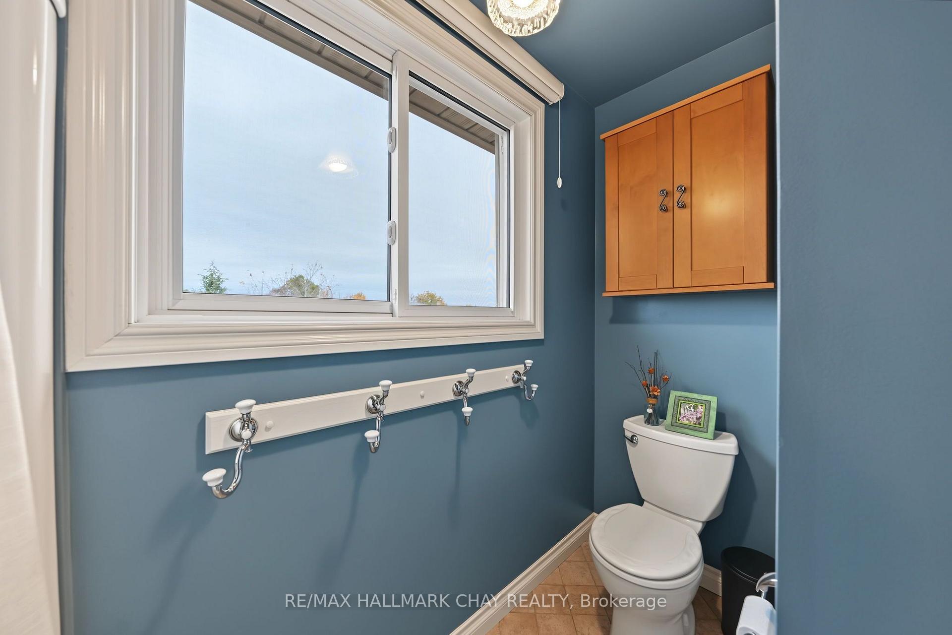 Photo 23 of 57 Newbridge Crescent, Brampton, Westgate — HOMEH