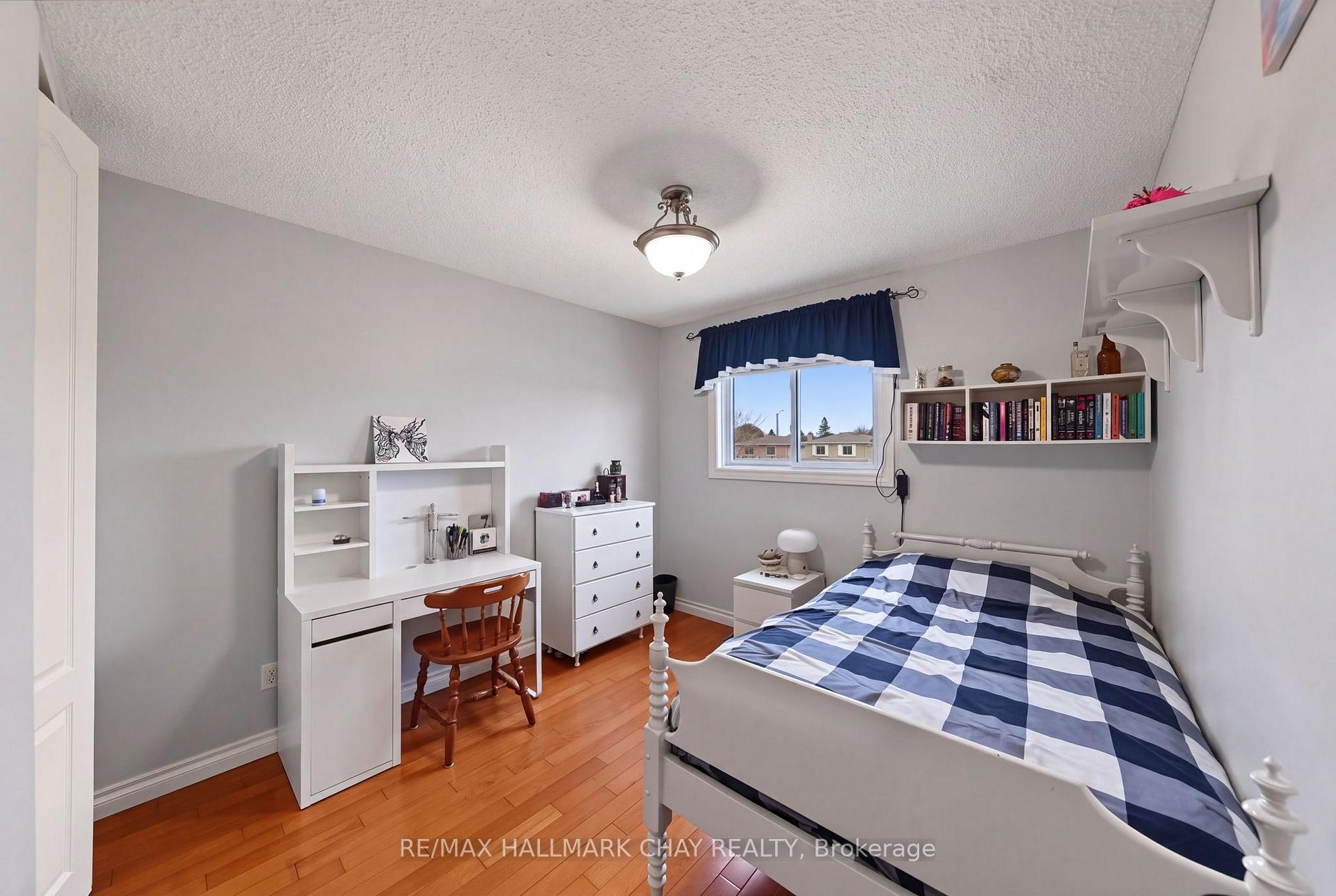 Photo 24 of 57 Newbridge Crescent, Brampton, Westgate — HOMEH