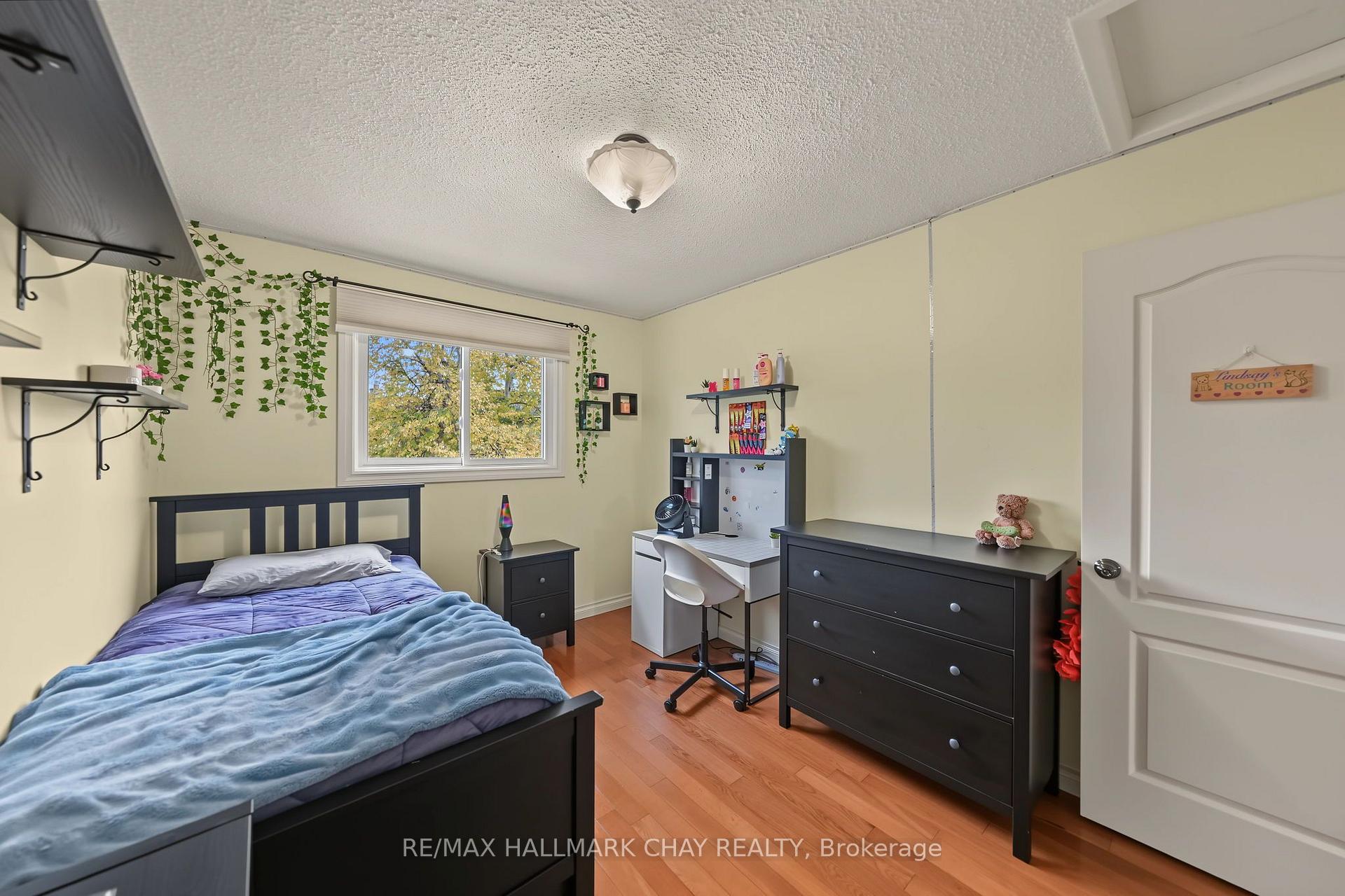 Photo 25 of 57 Newbridge Crescent, Brampton, Westgate — HOMEH