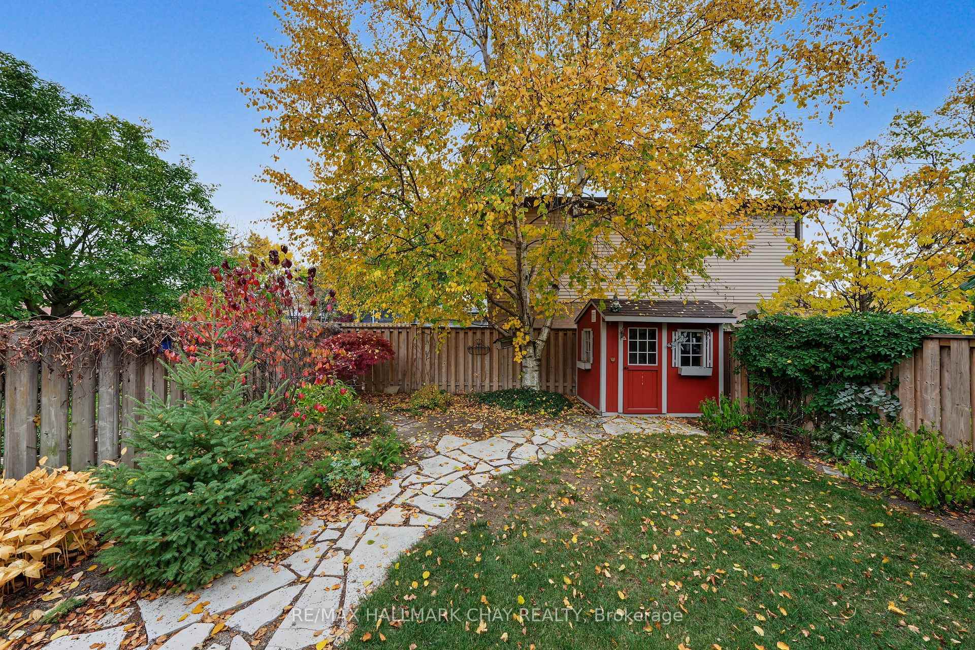 Photo 39 of 57 Newbridge Crescent, Brampton, Westgate — HOMEH