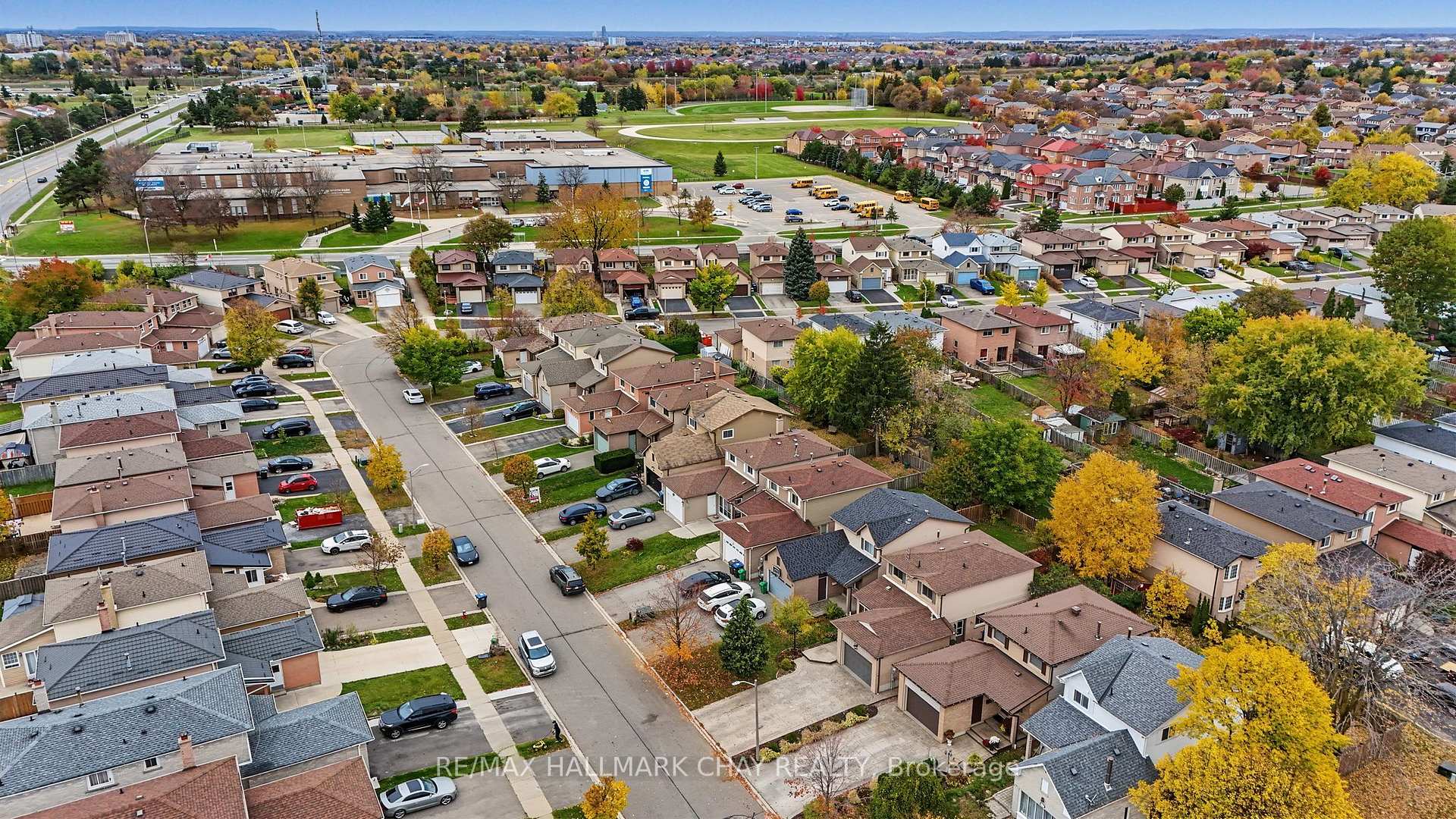 Photo 43 of 57 Newbridge Crescent, Brampton, Westgate — HOMEH