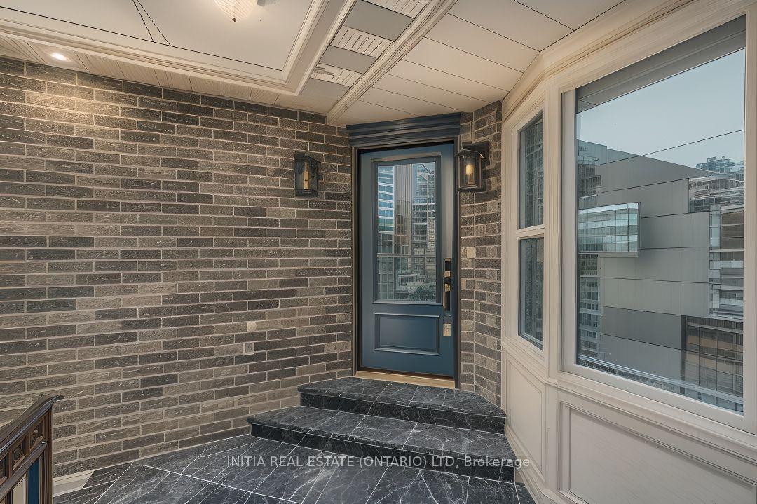 Photo 5 of 131 Ecclestone Drive, Brampton, Brampton West — HOMEH