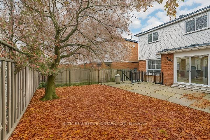 Photo 13 of 131 Ecclestone Drive, Brampton, Brampton West — HOMEH