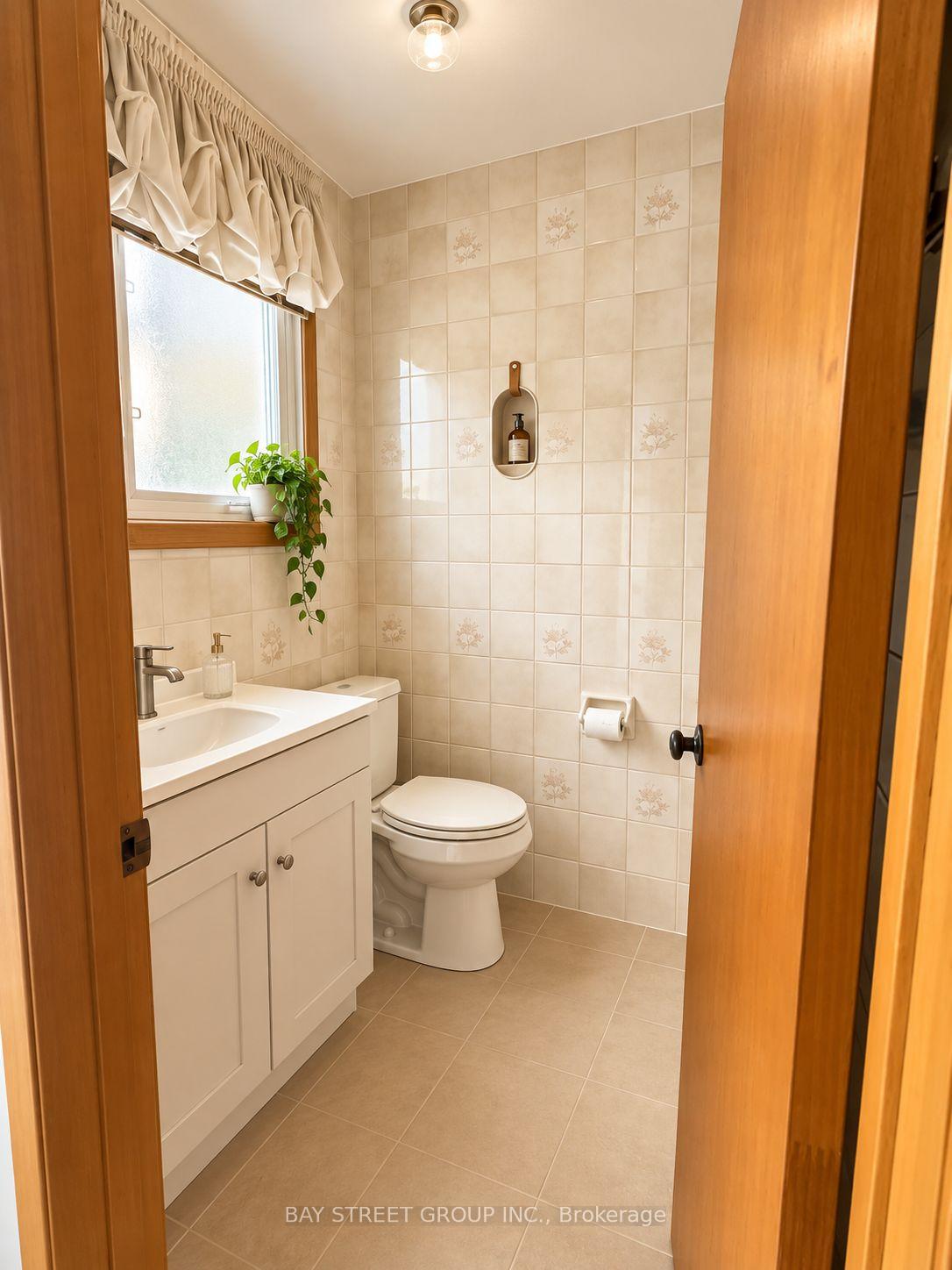 Photo 2 of Unit Lower level, 316 Eaglewood Drive, Hamilton, Eleanor — HOMEH