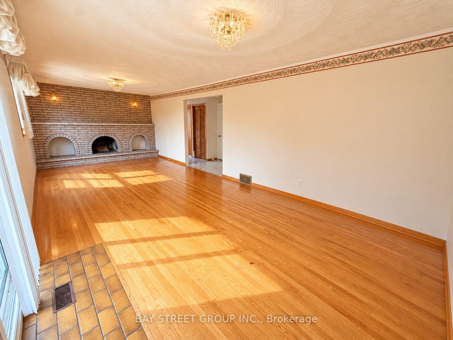 Photo 4 of Unit Lower level, 316 Eaglewood Drive, Hamilton, Eleanor — HOMEH