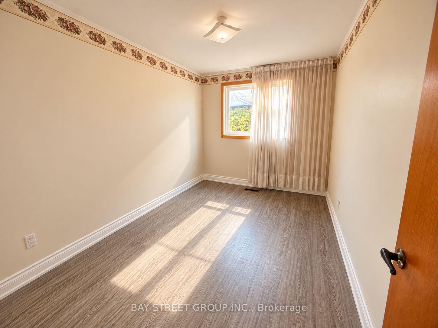 Photo 6 of Unit Lower level, 316 Eaglewood Drive, Hamilton, Eleanor — HOMEH