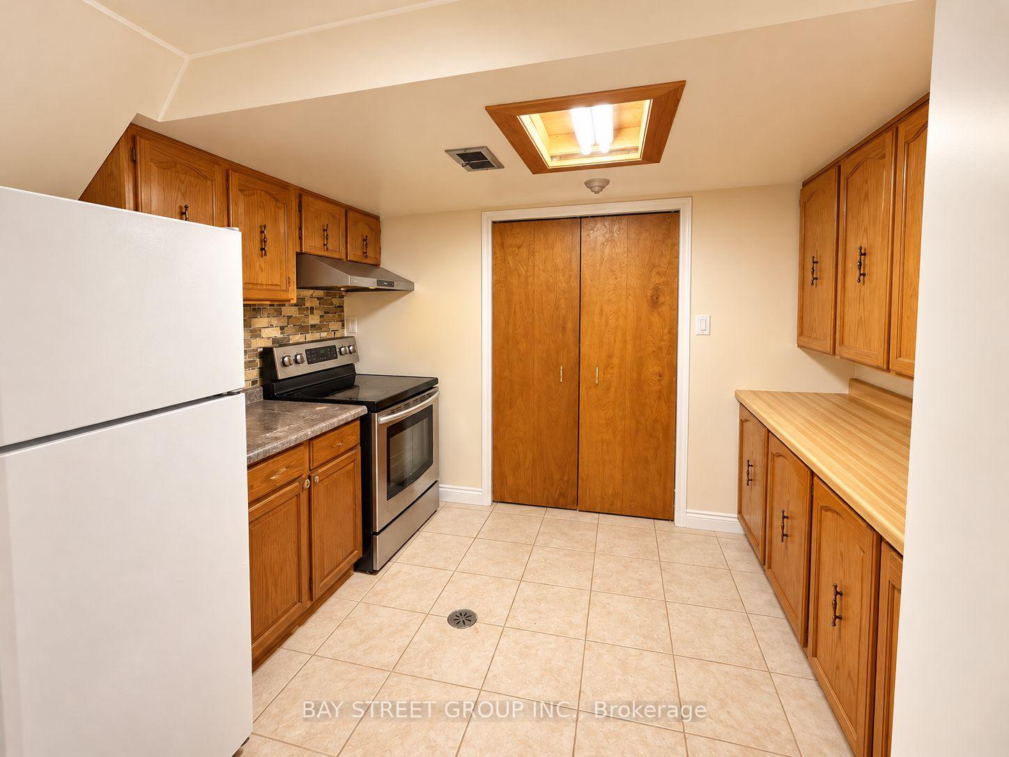 Photo 10 of Unit Lower level, 316 Eaglewood Drive, Hamilton, Eleanor — HOMEH