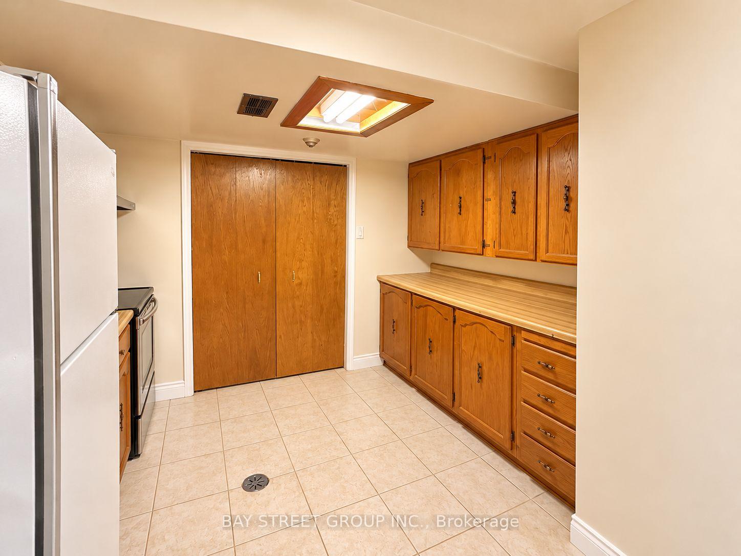 Photo 11 of Unit Lower level, 316 Eaglewood Drive, Hamilton, Eleanor — HOMEH