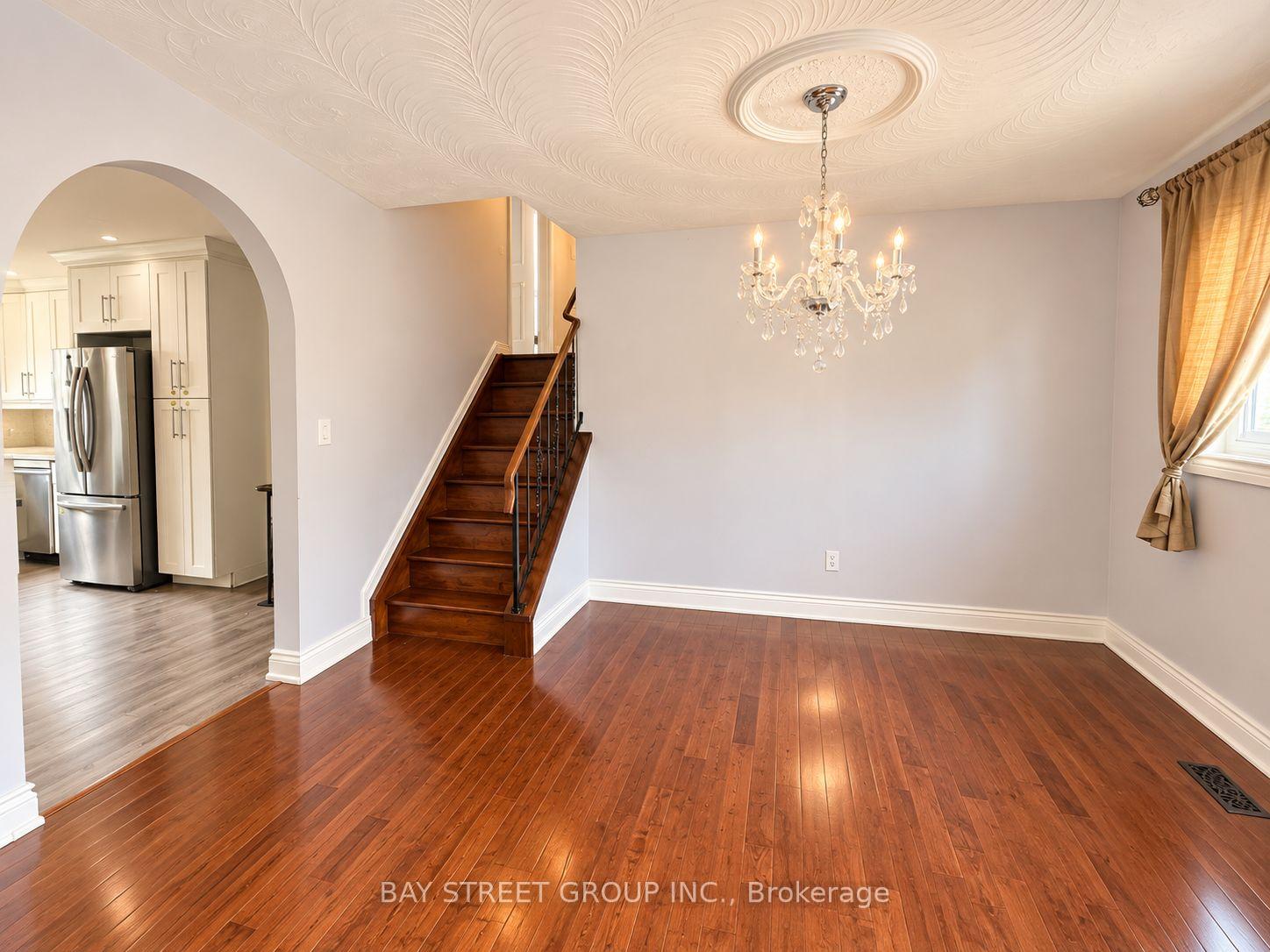 Photo 4 of Unit upper level, 237 Lawnhurst Court, Hamilton, Eleanor — HOMEH