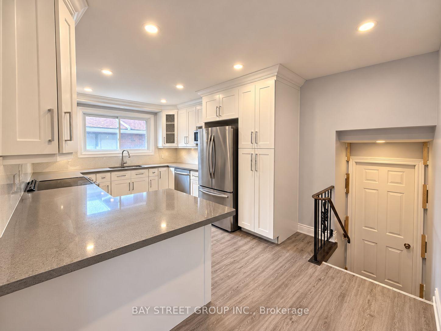 Photo 5 of Unit upper level, 237 Lawnhurst Court, Hamilton, Eleanor — HOMEH