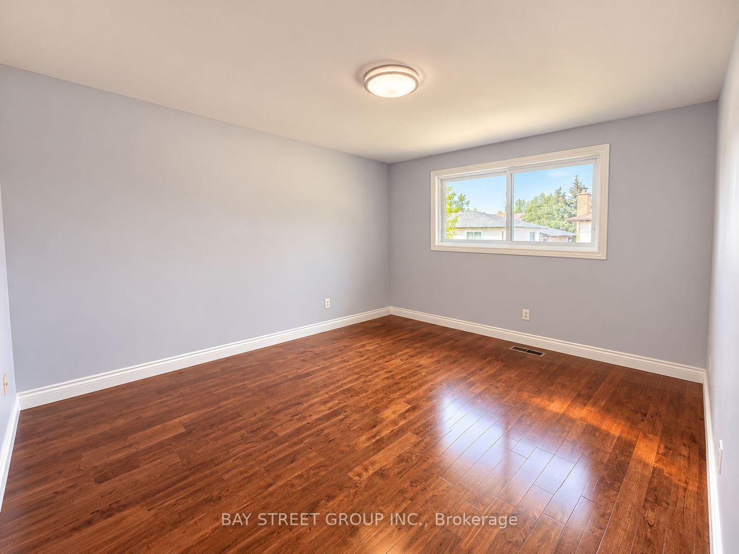 Photo 9 of Unit upper level, 237 Lawnhurst Court, Hamilton, Eleanor — HOMEH