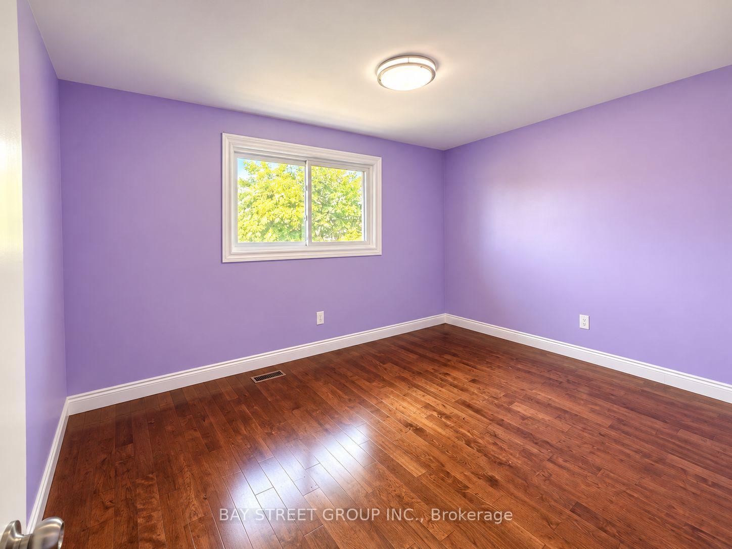 Photo 10 of Unit upper level, 237 Lawnhurst Court, Hamilton, Eleanor — HOMEH