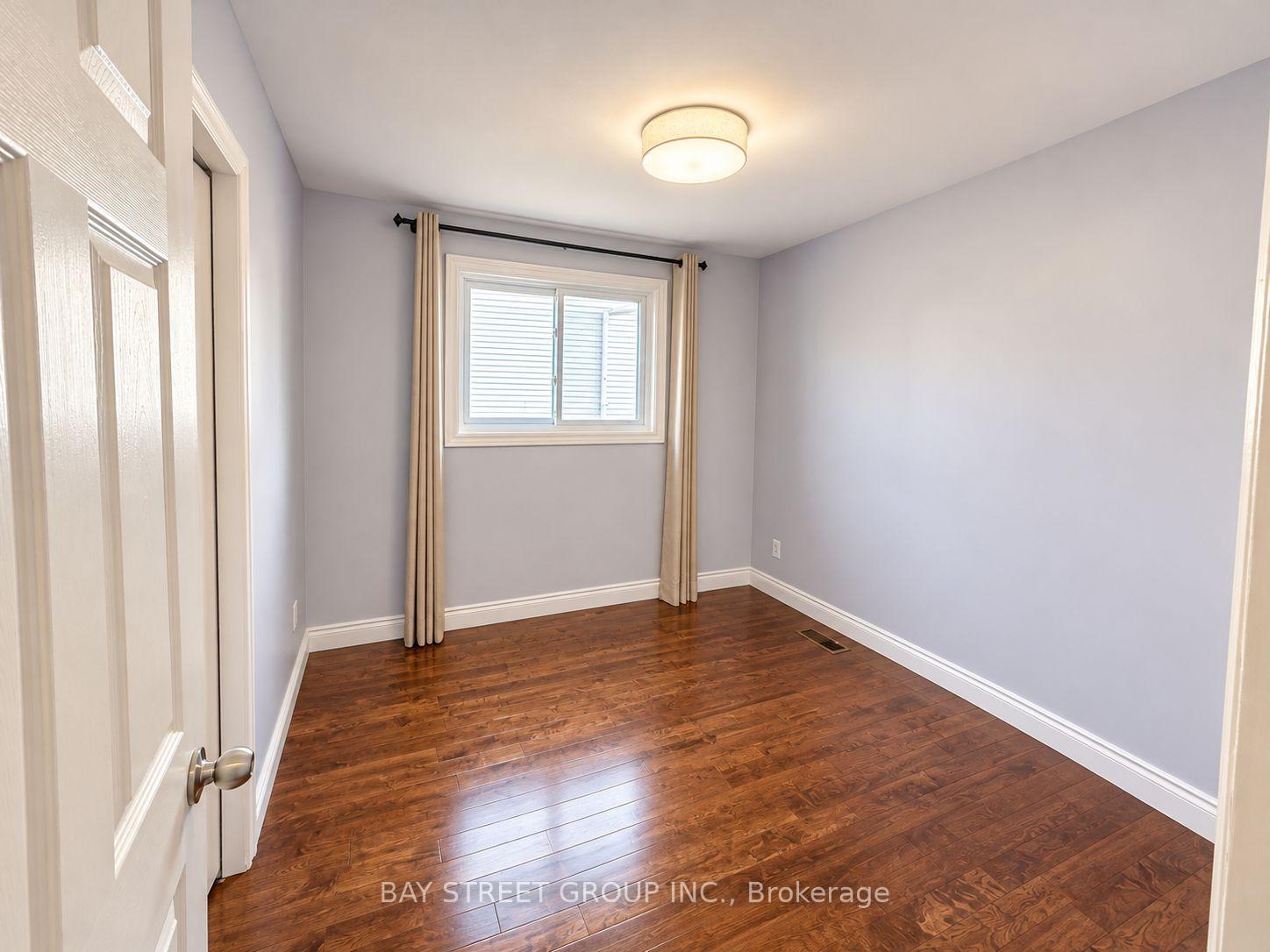 Photo 11 of Unit upper level, 237 Lawnhurst Court, Hamilton, Eleanor — HOMEH