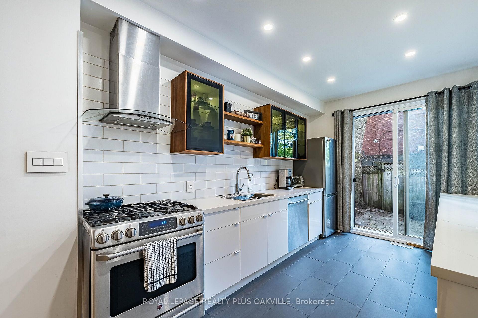 Photo 14 of 294 Logan Avenue, Toronto, South Riverdale — HOMEH