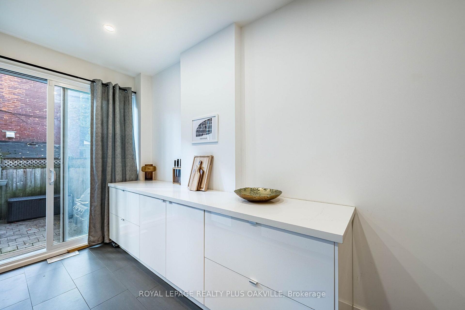 Photo 15 of 294 Logan Avenue, Toronto, South Riverdale — HOMEH