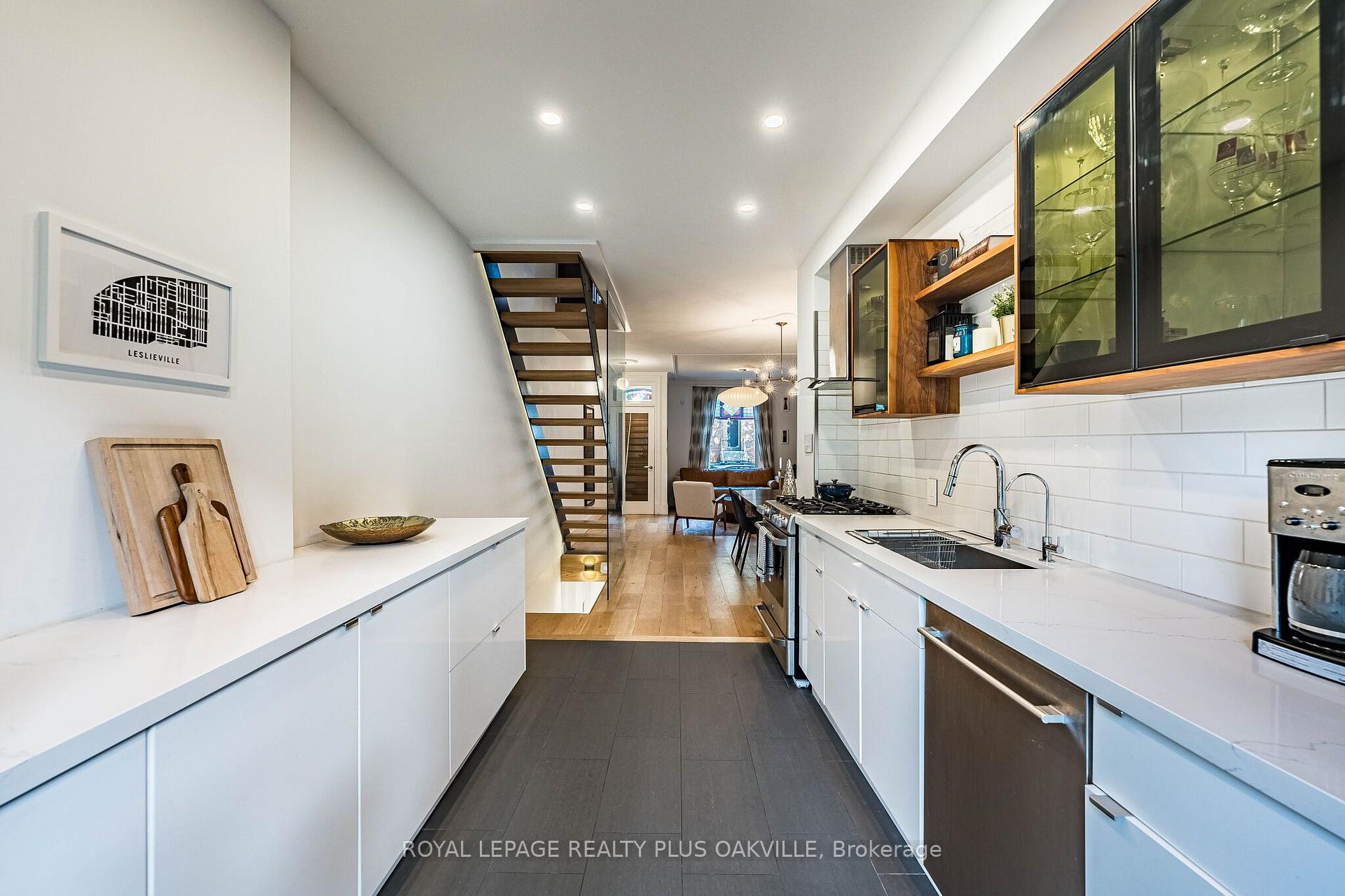 Photo 18 of 294 Logan Avenue, Toronto, South Riverdale — HOMEH