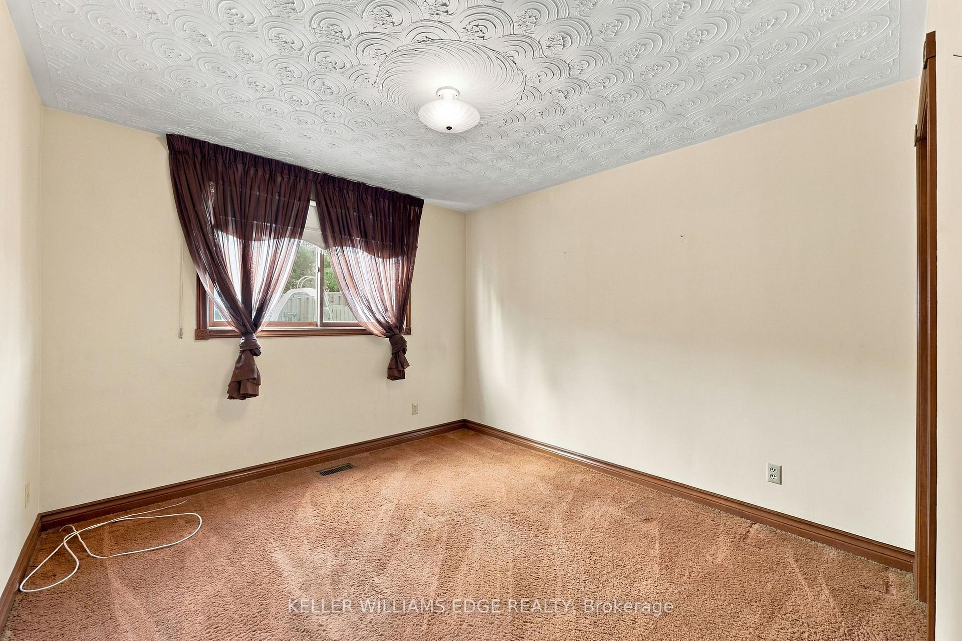 Photo 8 of 18 Midway Street, Hamilton, Stoney Creek — HOMEH