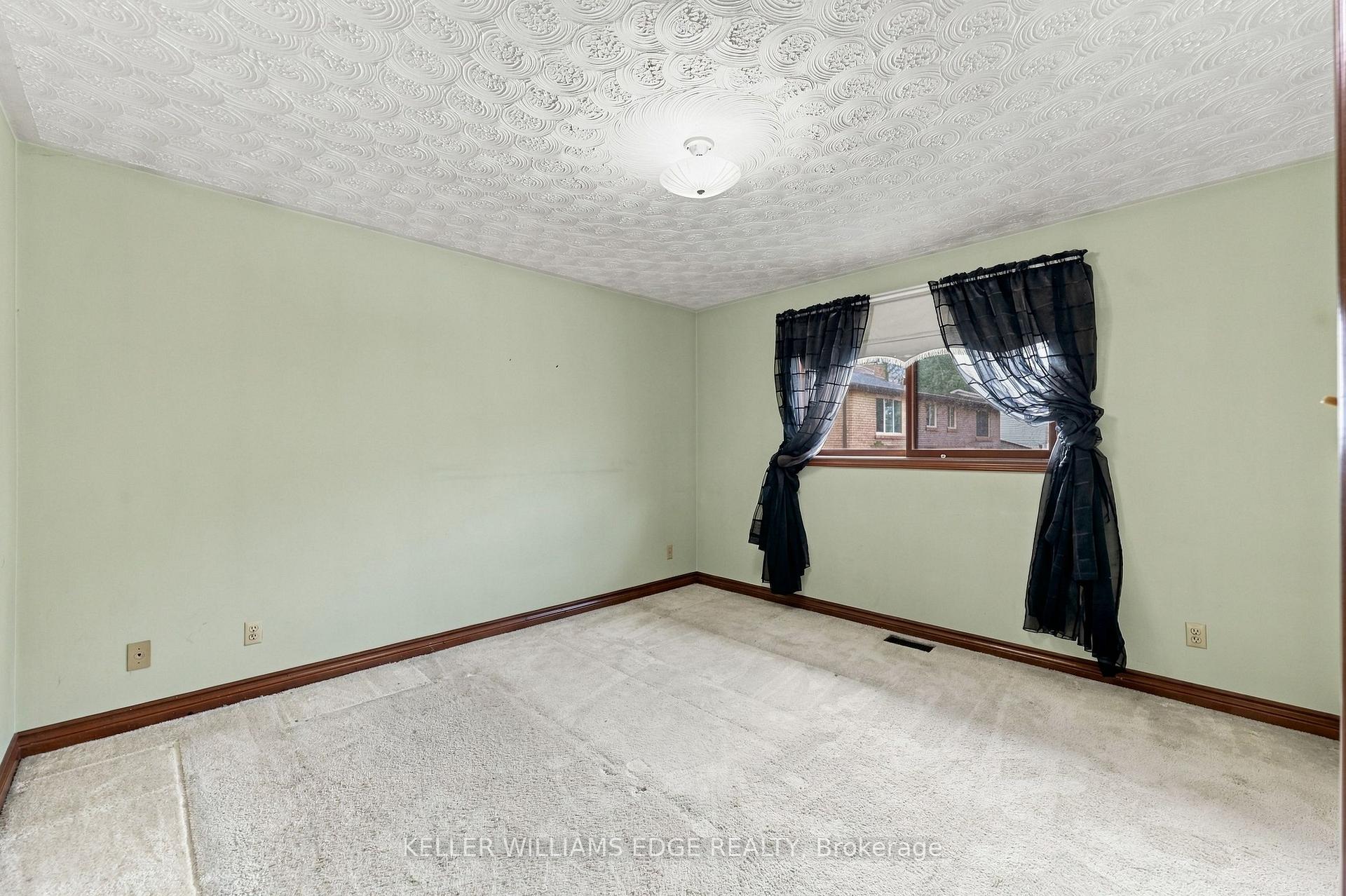 Photo 10 of 18 Midway Street, Hamilton, Stoney Creek — HOMEH