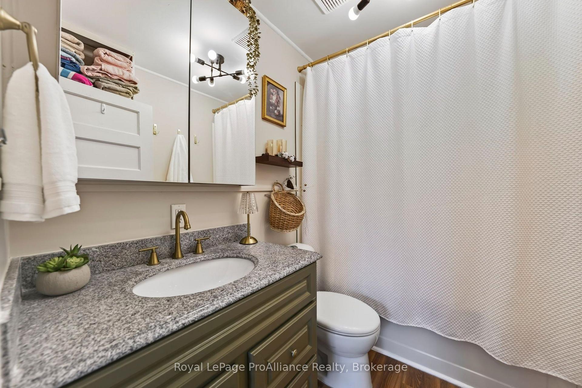 Photo 11 of 12 Kerr Crescent, Quinte West, Trenton Ward — HOMEH