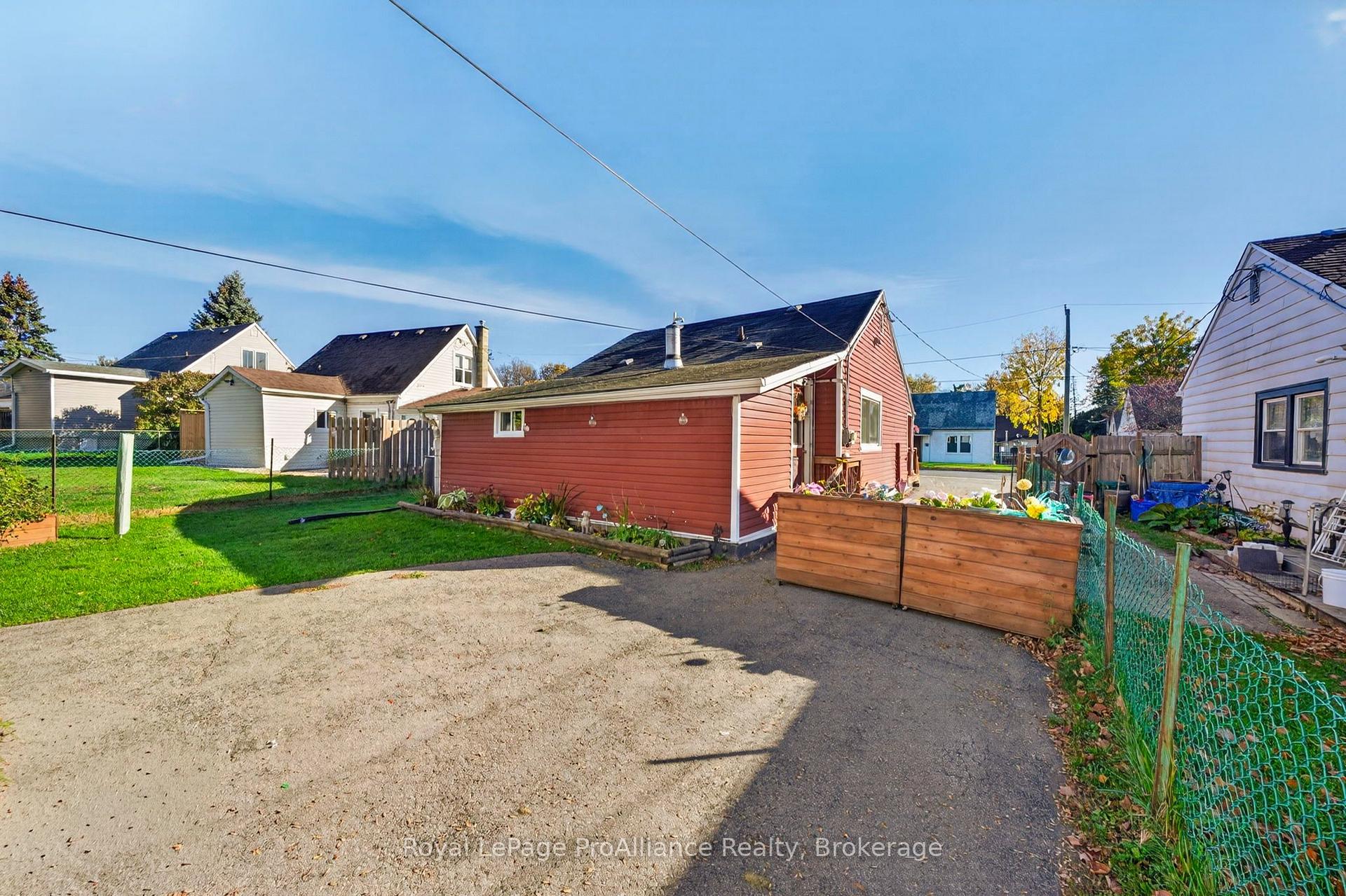 Photo 18 of 12 Kerr Crescent, Quinte West, Trenton Ward — HOMEH