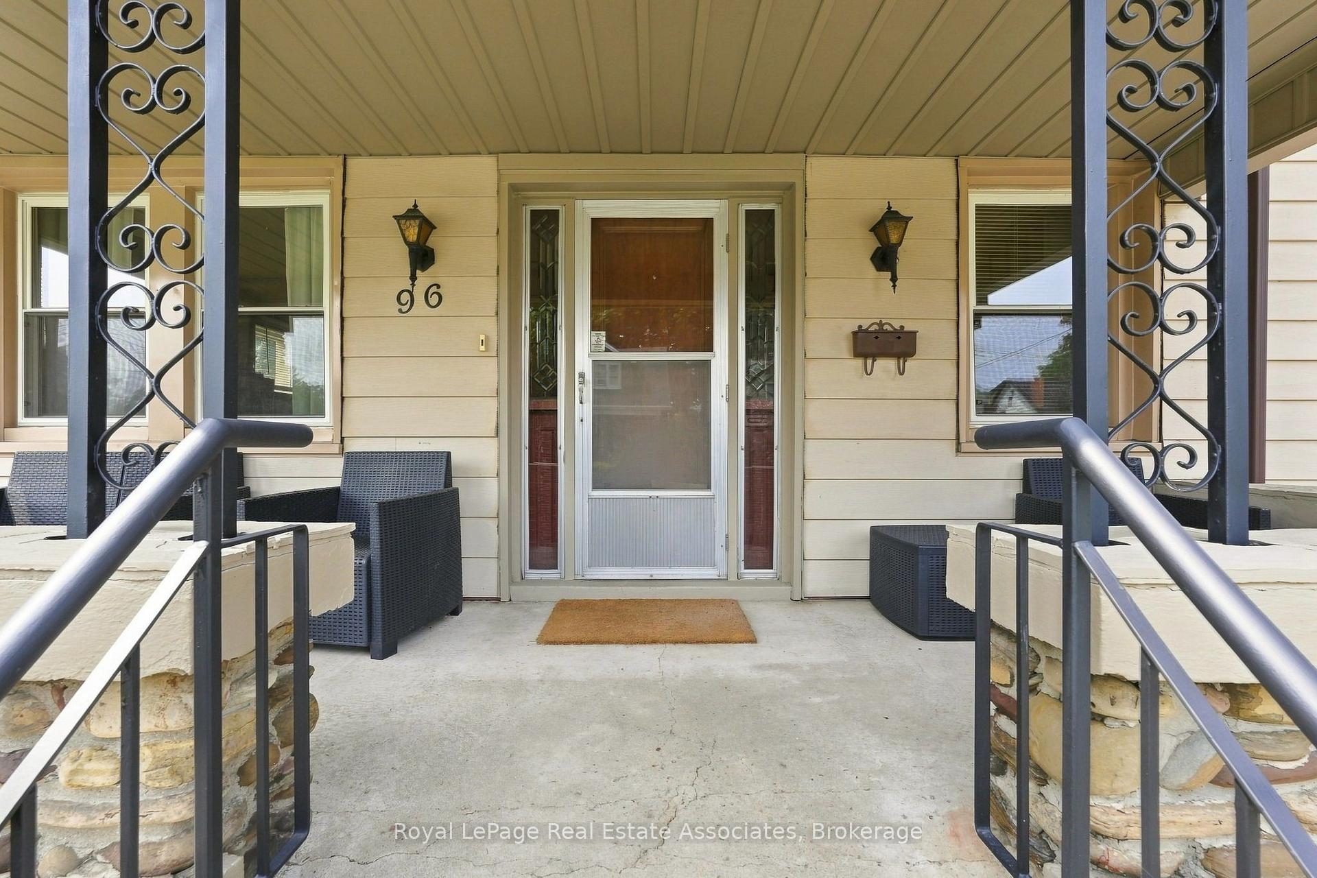 Photo 6 of 96 Huxley Avenue S, Hamilton, Delta — HOMEH