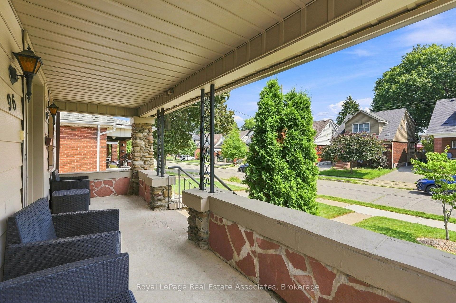 Photo 8 of 96 Huxley Avenue S, Hamilton, Delta — HOMEH