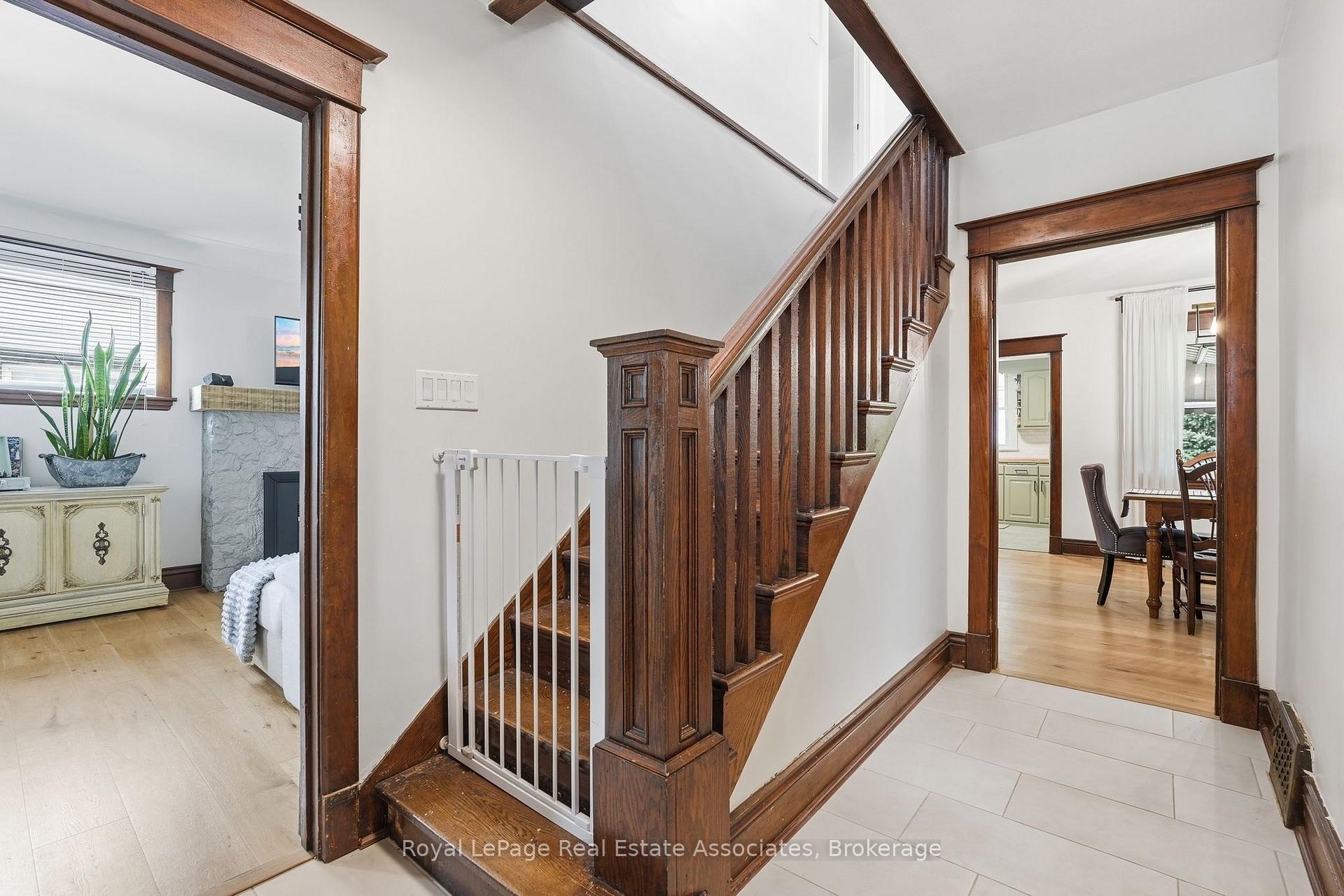 Photo 9 of 96 Huxley Avenue S, Hamilton, Delta — HOMEH