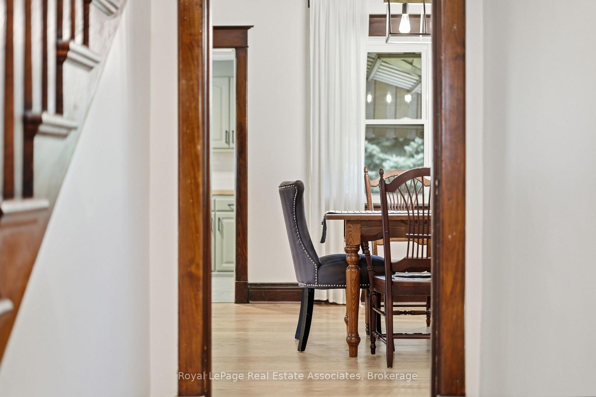 Photo 10 of 96 Huxley Avenue S, Hamilton, Delta — HOMEH