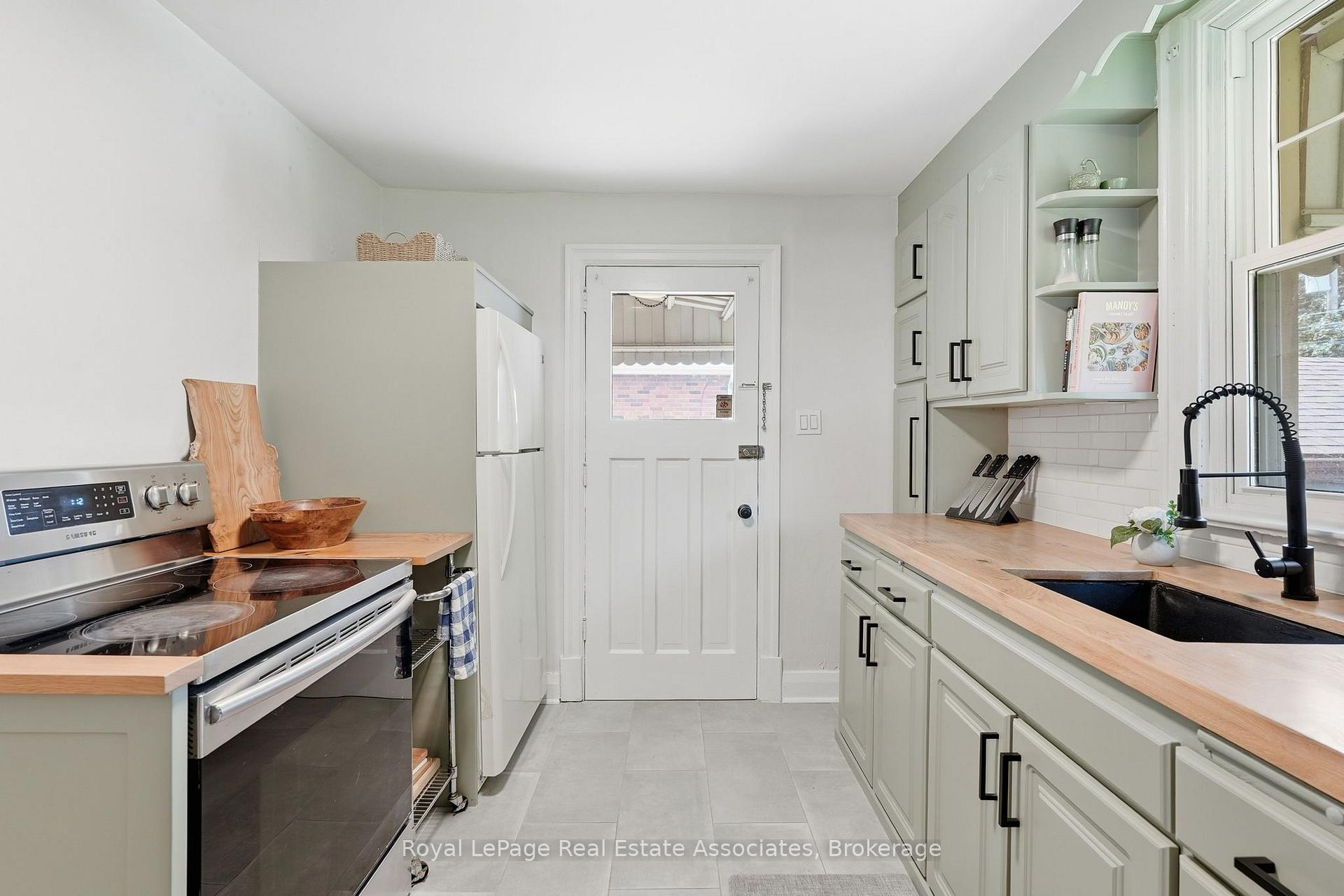 Photo 22 of 96 Huxley Avenue S, Hamilton, Delta — HOMEH