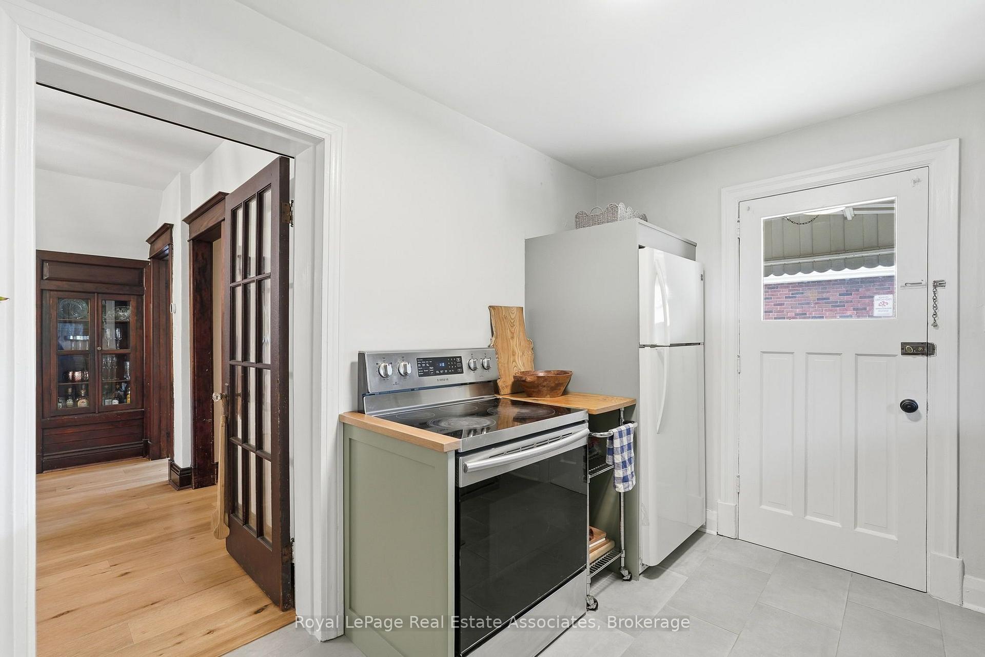 Photo 24 of 96 Huxley Avenue S, Hamilton, Delta — HOMEH