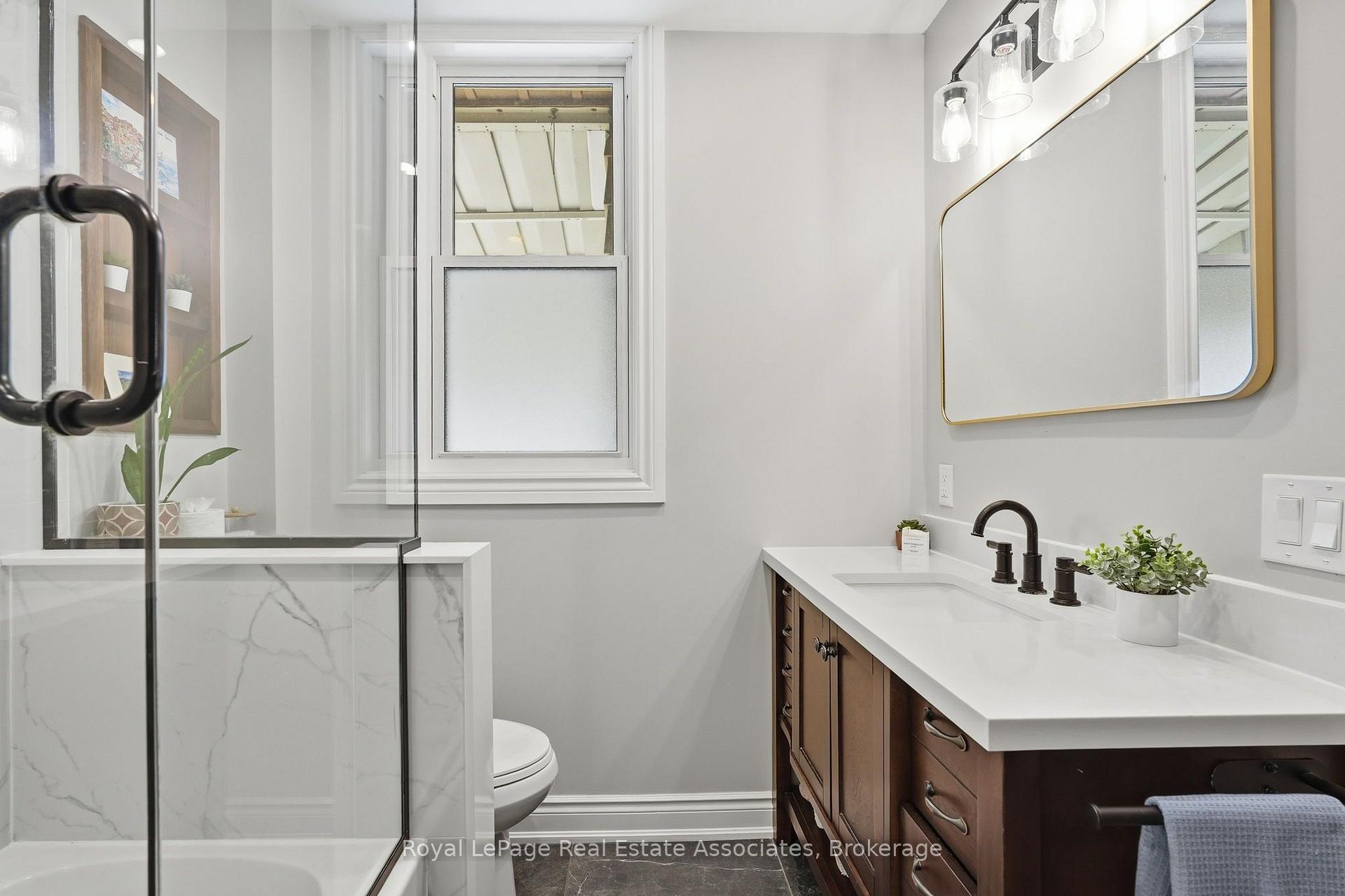Photo 28 of 96 Huxley Avenue S, Hamilton, Delta — HOMEH