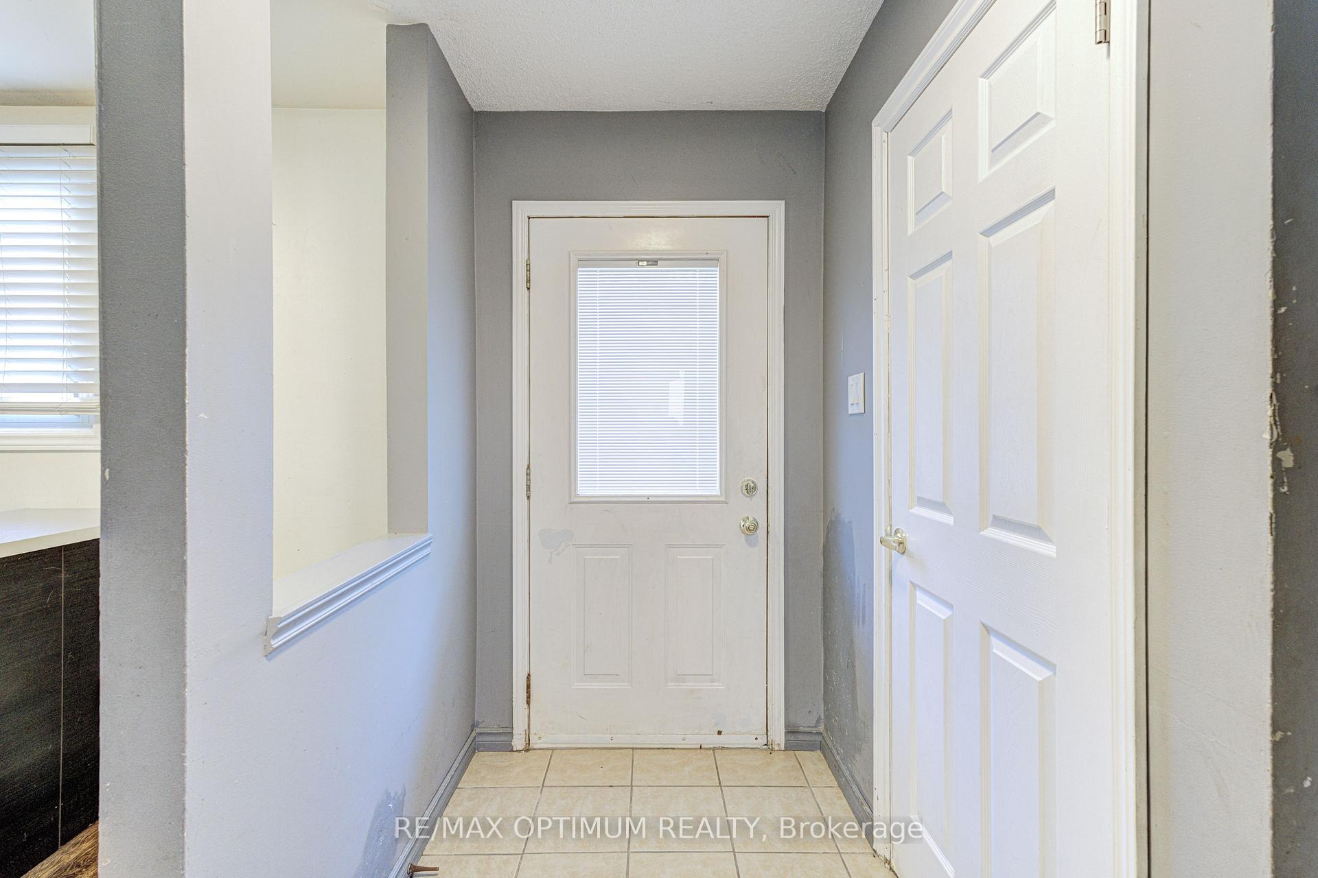 Photo 4 of Unit 17, 45 Hansen Road N, Brampton, Madoc — HOMEH